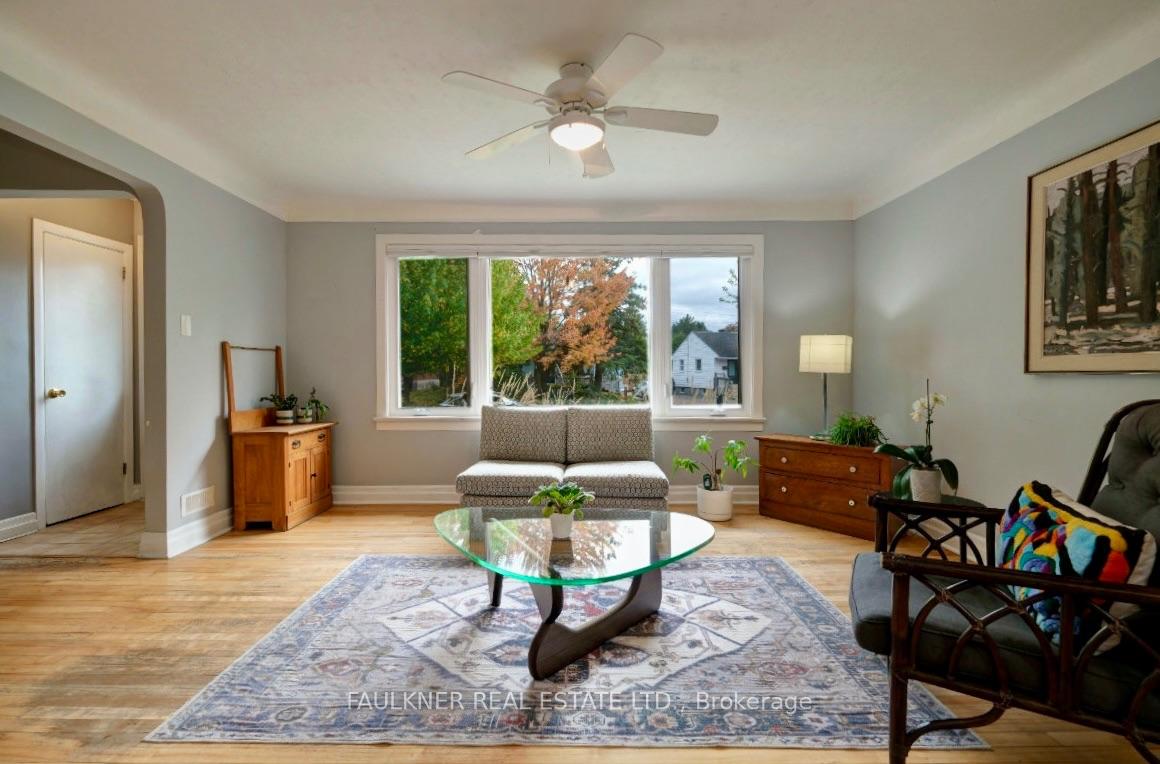 Photo 5 of 247 Knox Crescent, Ottawa, Riverview Park — HOMEH