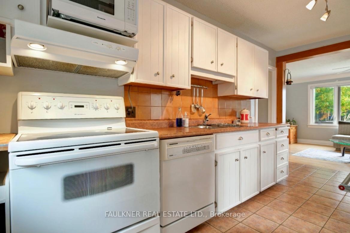 Photo 12 of 247 Knox Crescent, Ottawa, Riverview Park — HOMEH