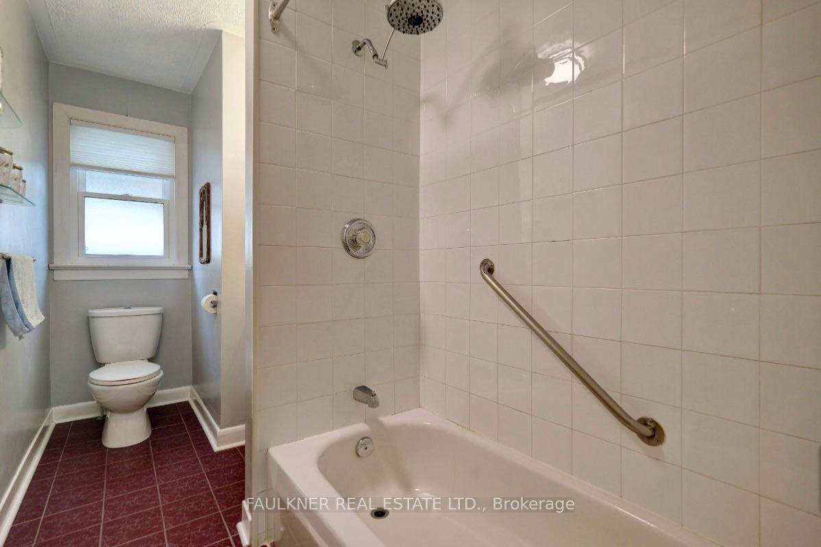 Photo 18 of 247 Knox Crescent, Ottawa, Riverview Park — HOMEH