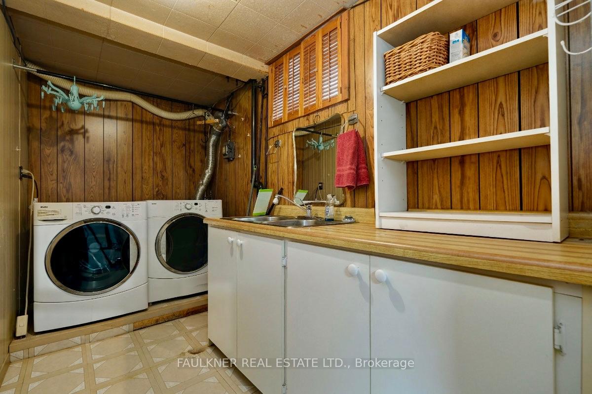 Photo 21 of 247 Knox Crescent, Ottawa, Riverview Park — HOMEH