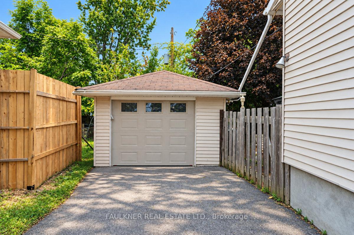 Photo 28 of 247 Knox Crescent, Ottawa, Riverview Park — HOMEH