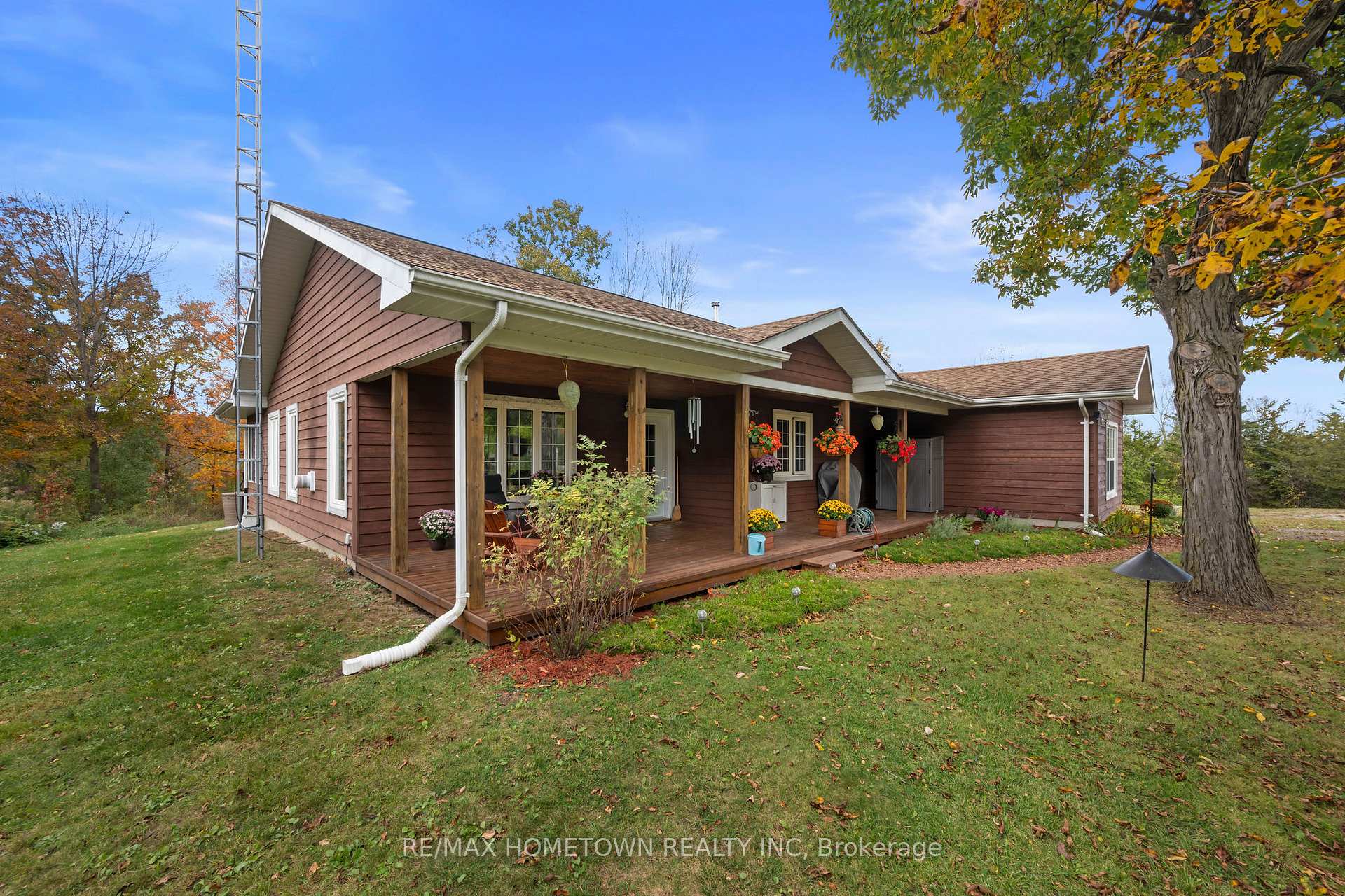 Photo 2 of 631 Lake Street, Rideau Lakes, Rideau Lakes (Bastard) Twp — HOMEH