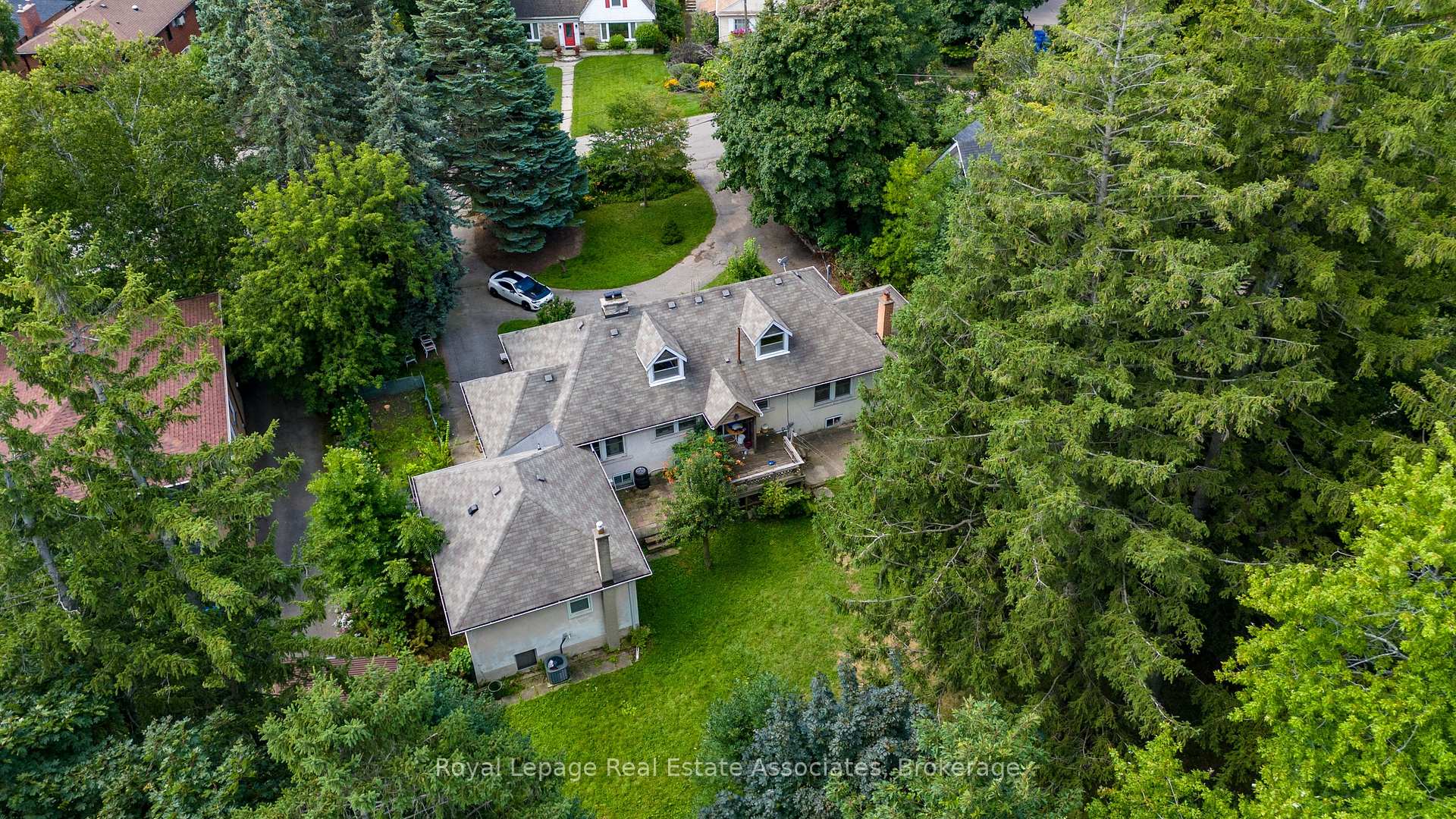 Photo 3 of 11 Ben Machree Drive, Mississauga, Port Credit — HOMEH