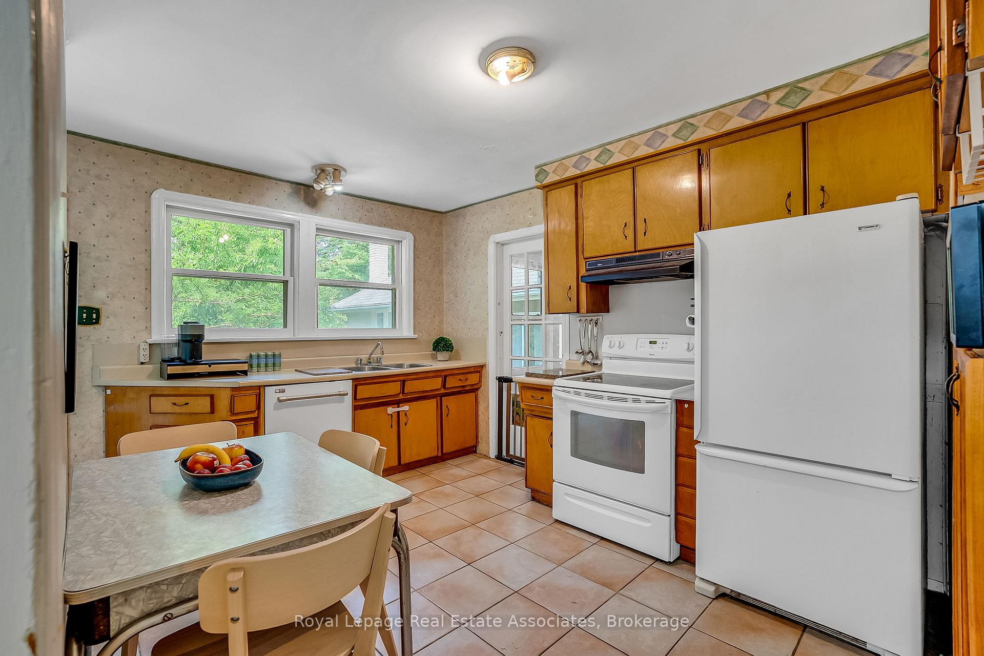 Photo 11 of 11 Ben Machree Drive, Mississauga, Port Credit — HOMEH