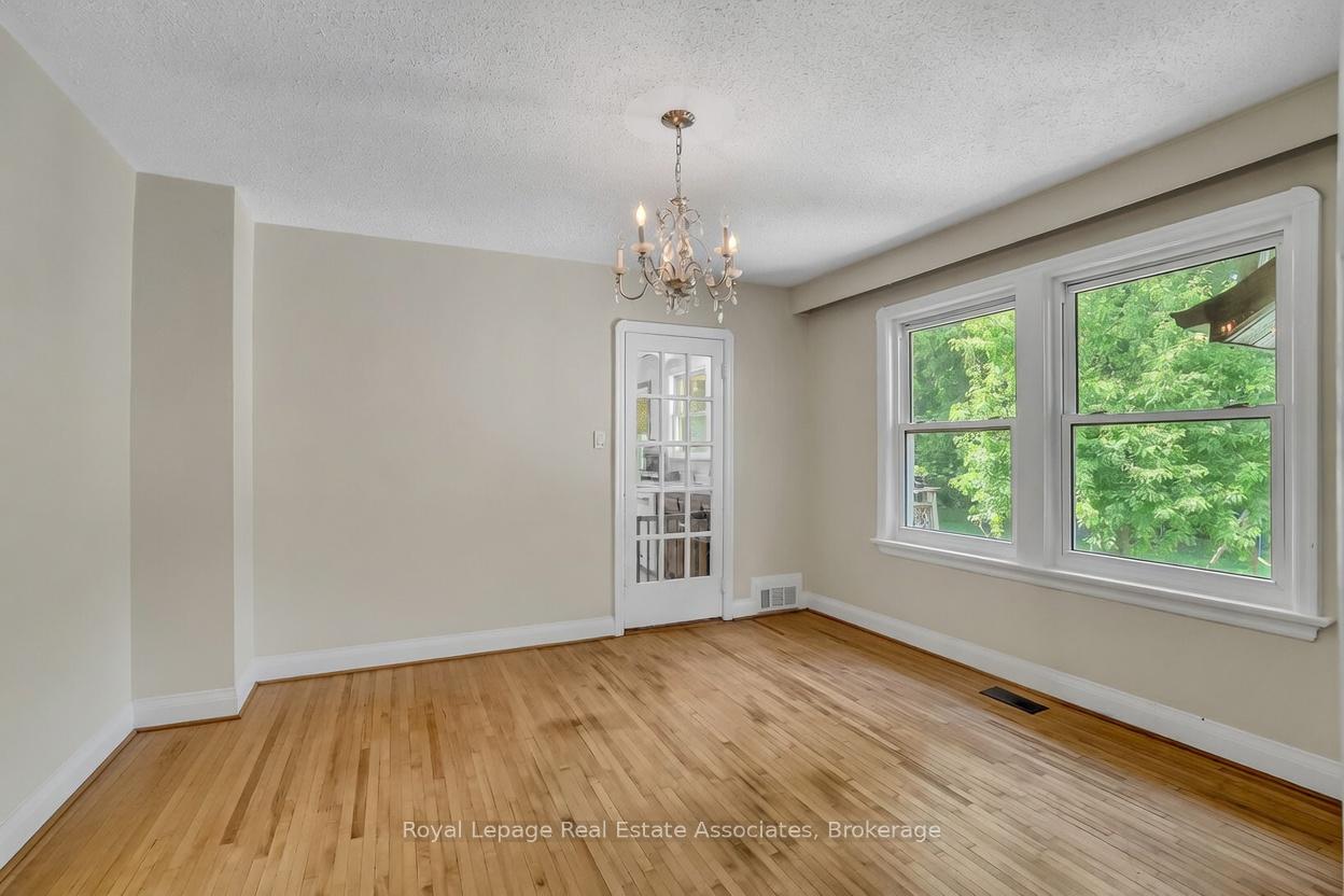 Photo 15 of 11 Ben Machree Drive, Mississauga, Port Credit — HOMEH