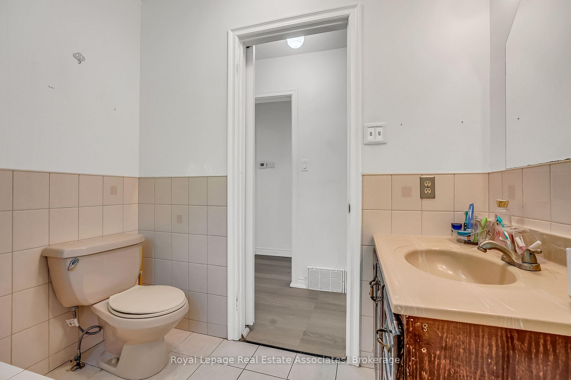 Photo 31 of 11 Ben Machree Drive, Mississauga, Port Credit — HOMEH