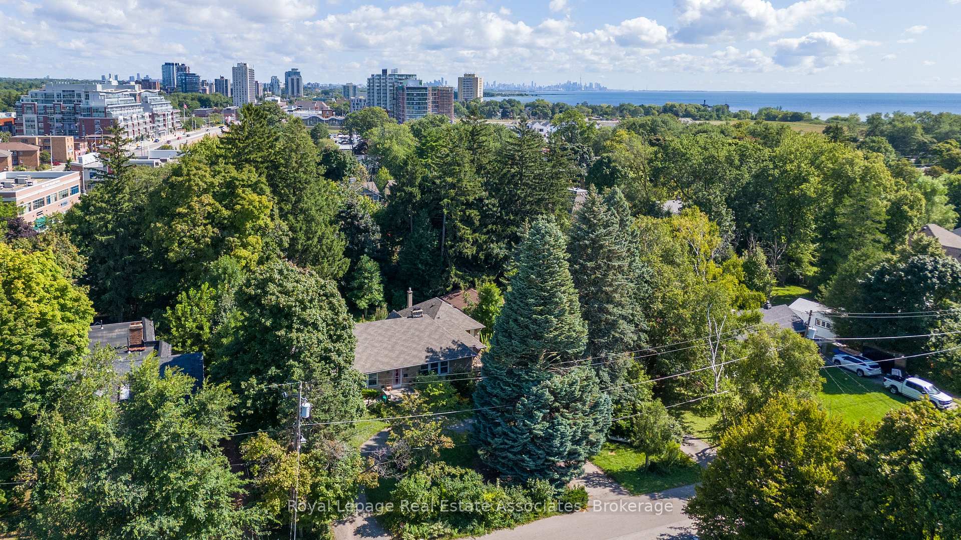 Photo 36 of 11 Ben Machree Drive, Mississauga, Port Credit — HOMEH