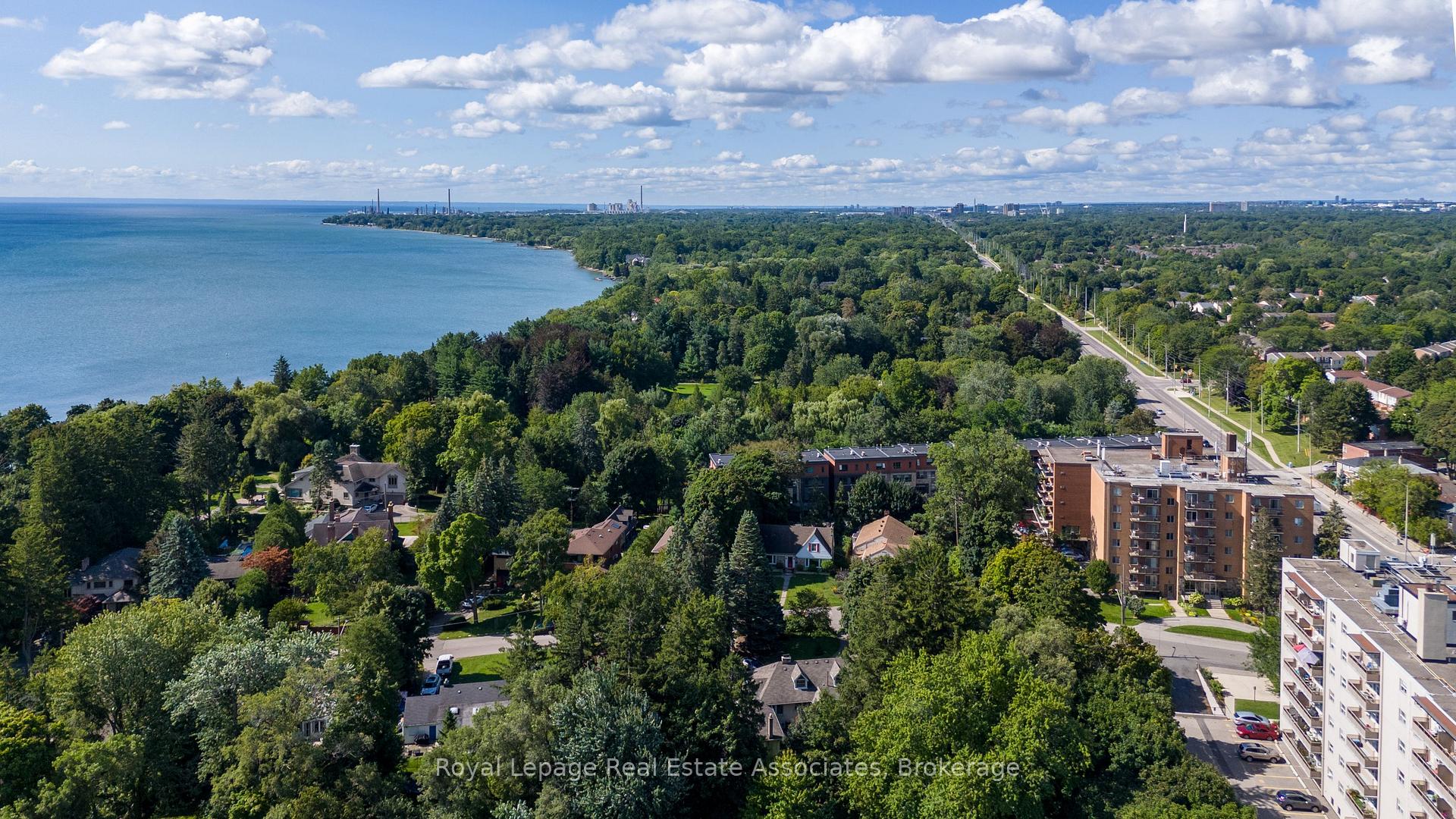 Photo 37 of 11 Ben Machree Drive, Mississauga, Port Credit — HOMEH