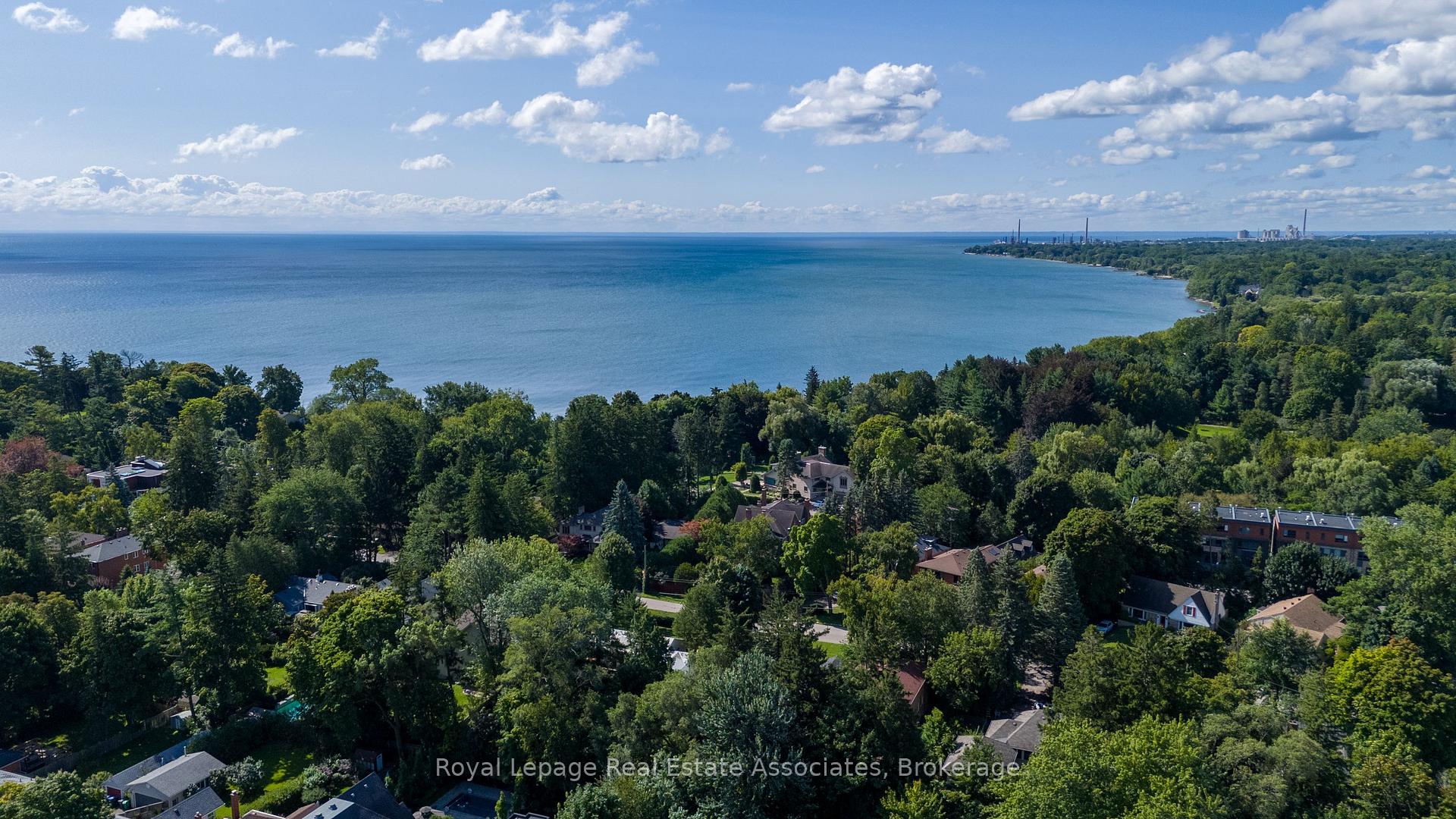 Photo 43 of 11 Ben Machree Drive, Mississauga, Port Credit — HOMEH