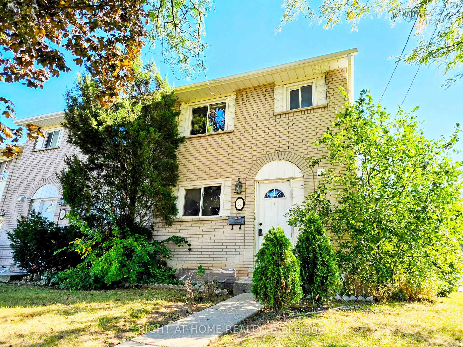 Photo 1 of 68 Riverdale Drive, Hamilton, Riverdale — HOMEH