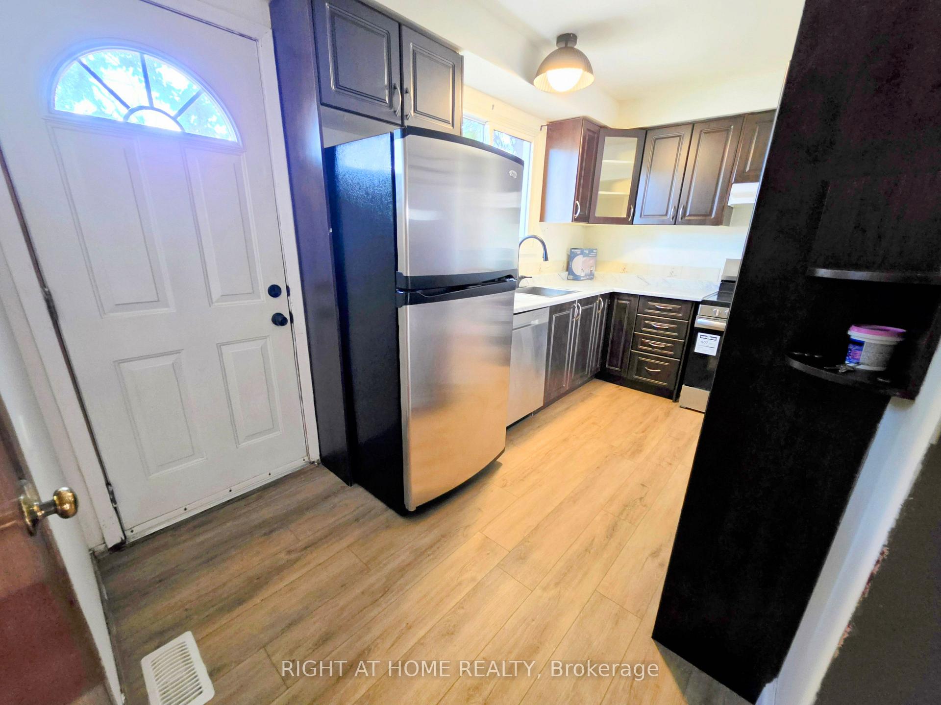 Photo 2 of 68 Riverdale Drive, Hamilton, Riverdale — HOMEH