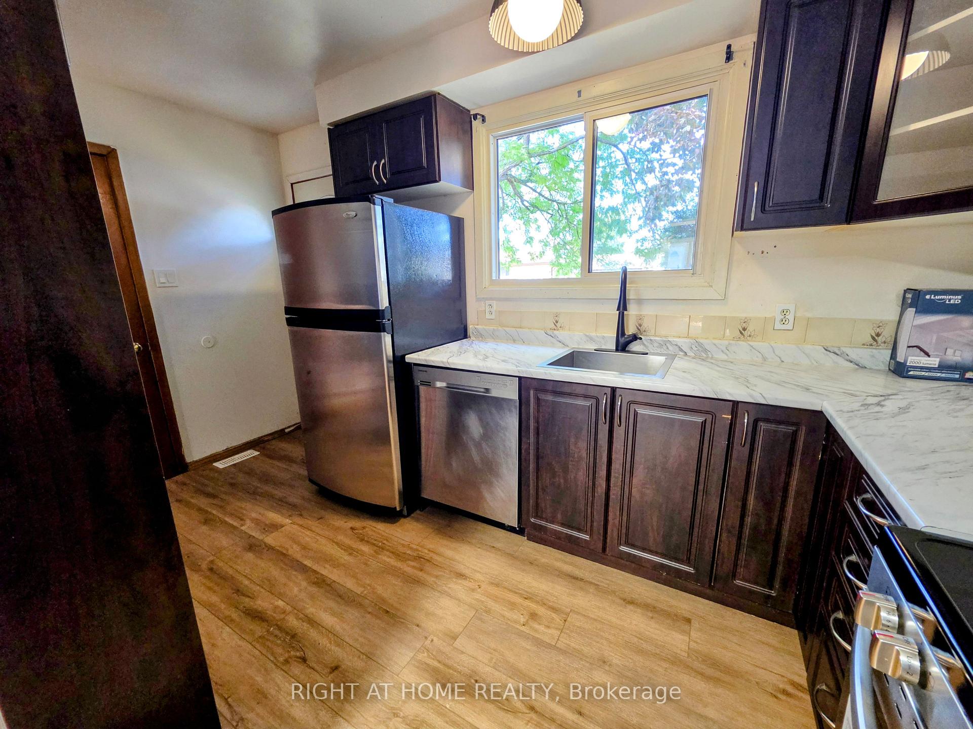 Photo 4 of 68 Riverdale Drive, Hamilton, Riverdale — HOMEH