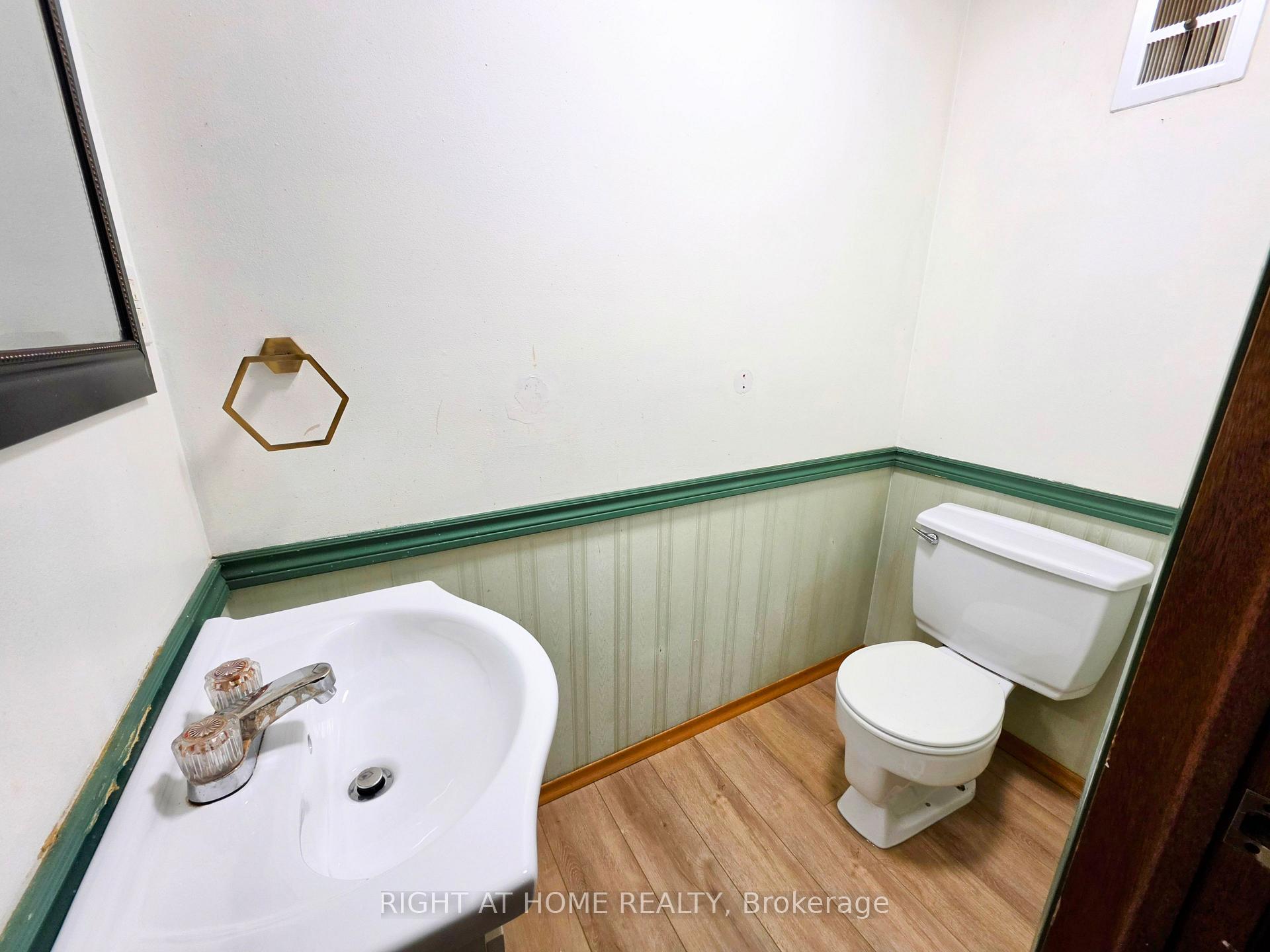 Photo 5 of 68 Riverdale Drive, Hamilton, Riverdale — HOMEH