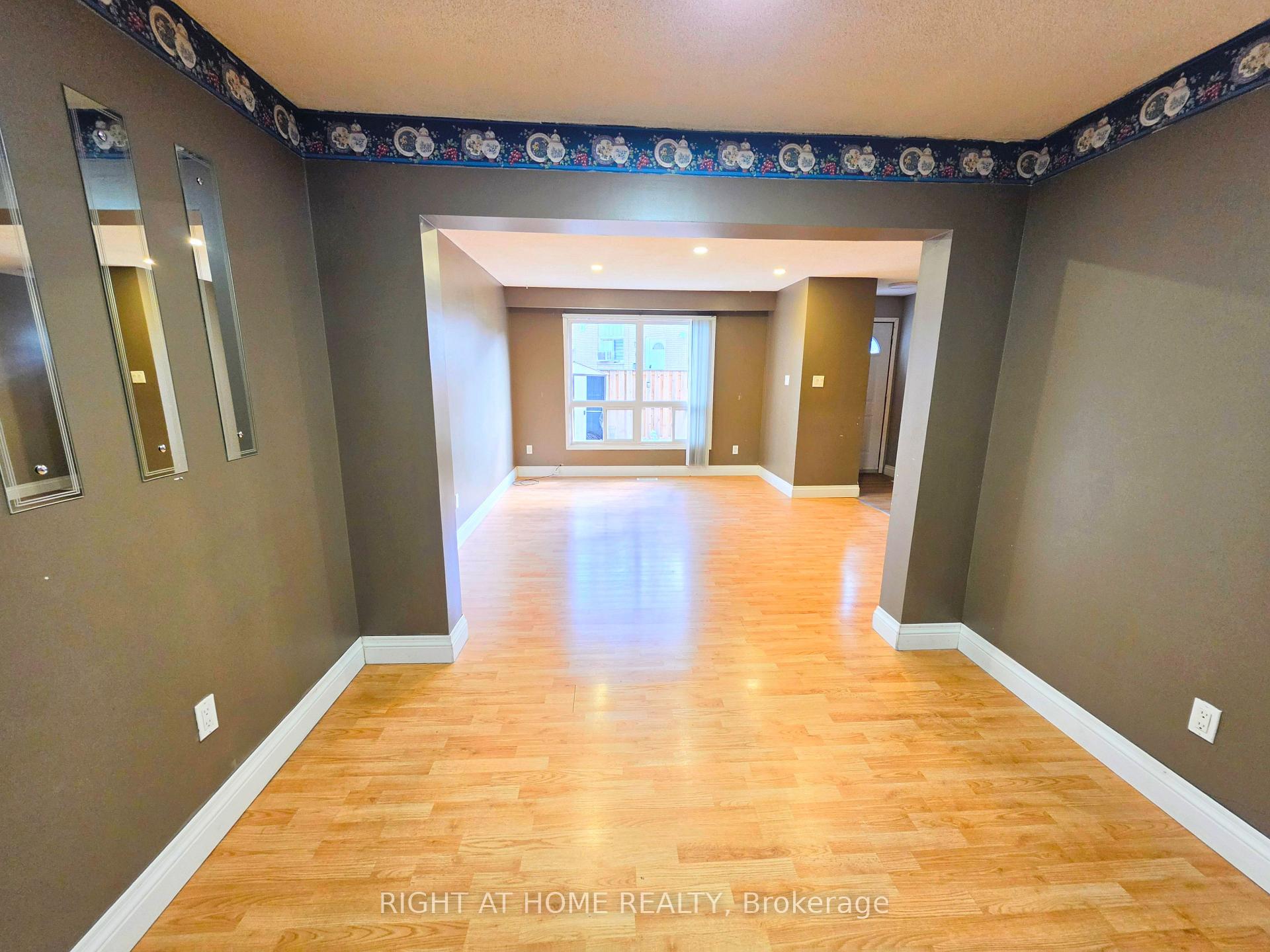 Photo 6 of 68 Riverdale Drive, Hamilton, Riverdale — HOMEH