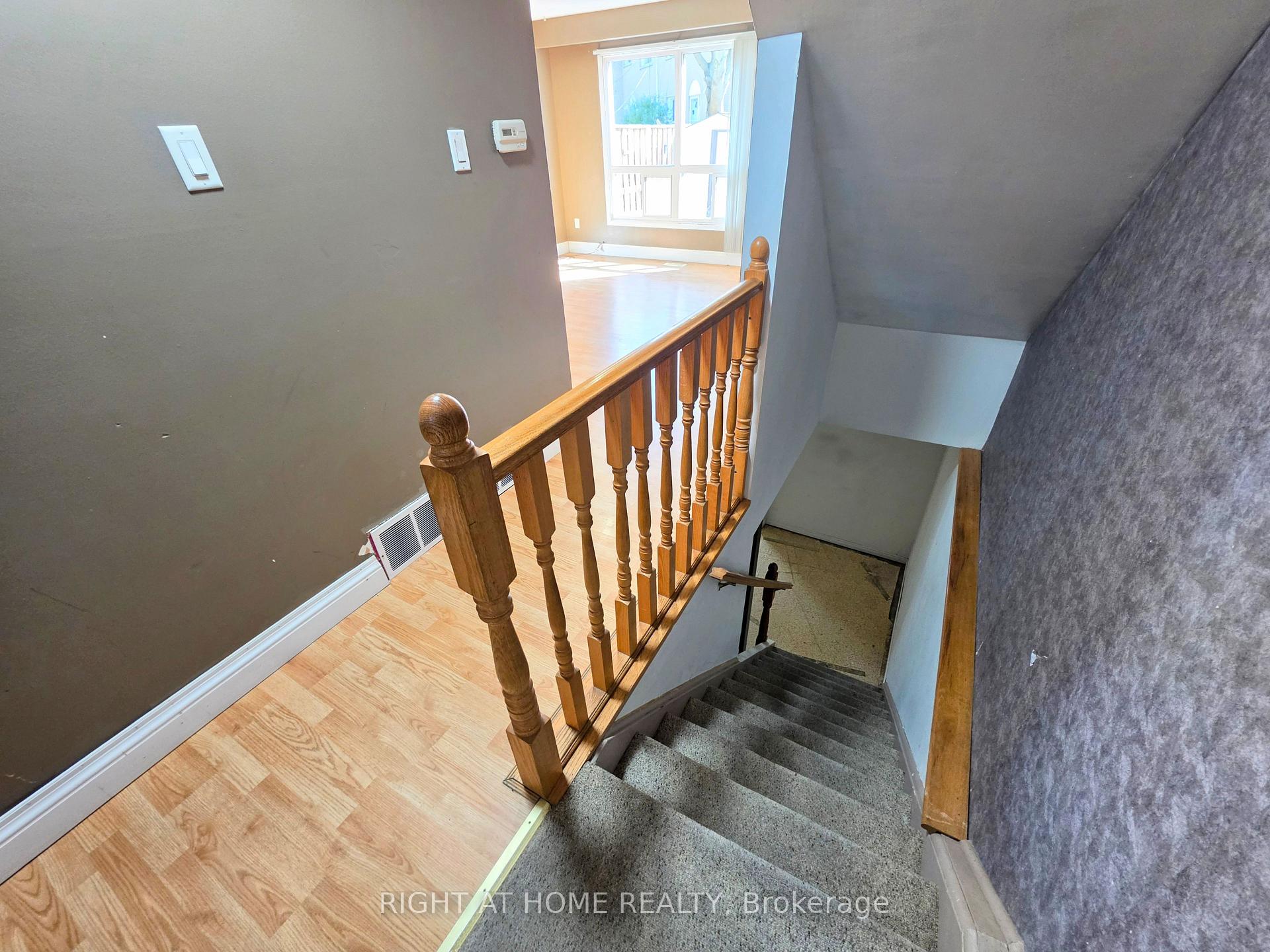 Photo 16 of 68 Riverdale Drive, Hamilton, Riverdale — HOMEH