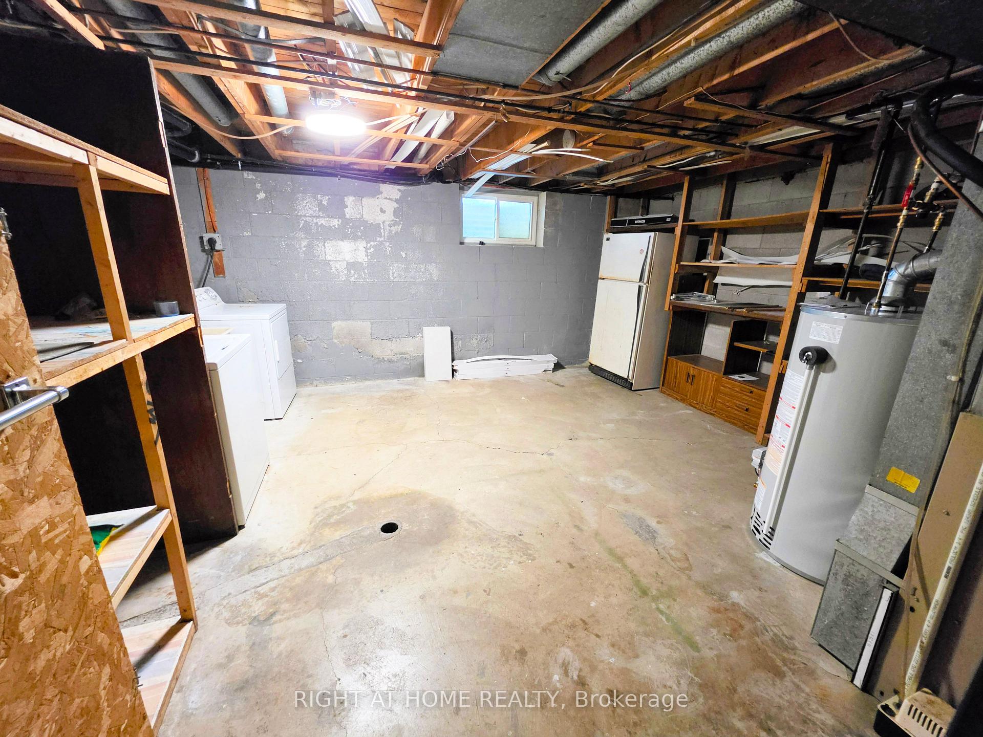 Photo 18 of 68 Riverdale Drive, Hamilton, Riverdale — HOMEH