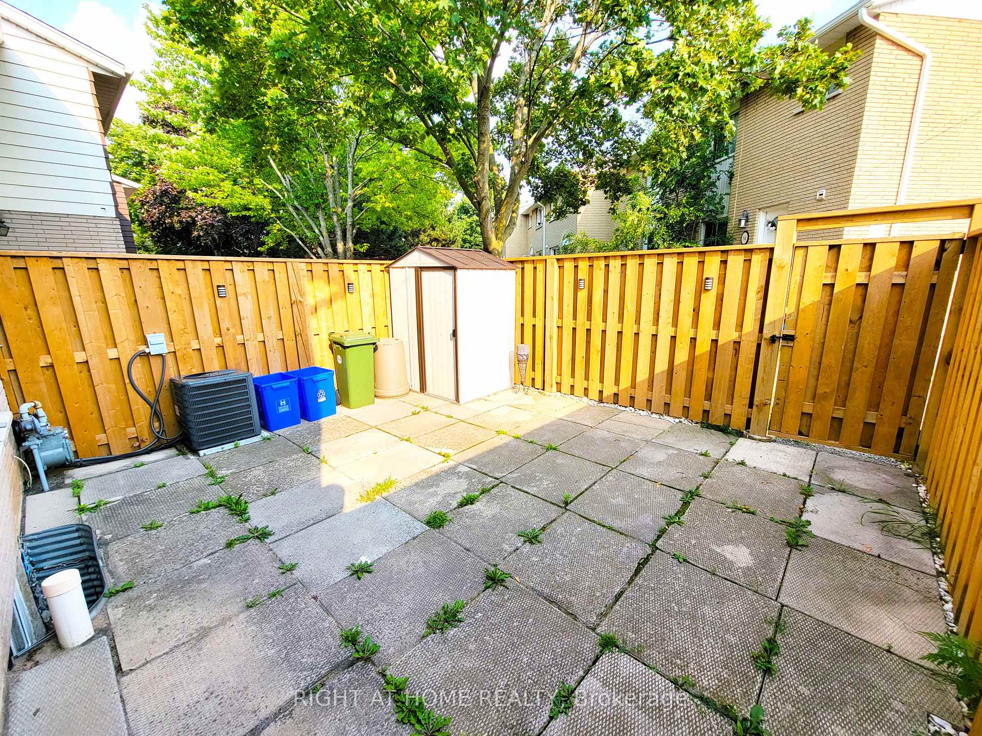Photo 21 of 68 Riverdale Drive, Hamilton, Riverdale — HOMEH