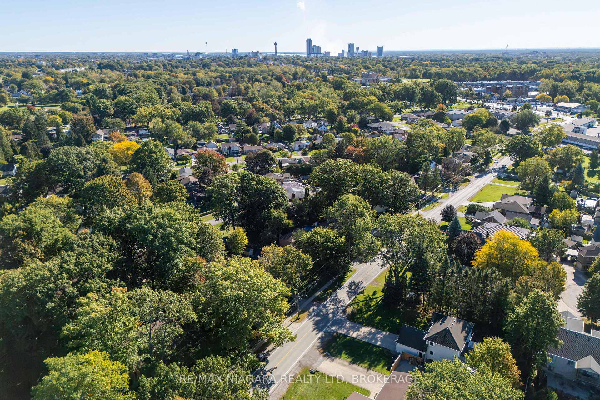 Photo 3 of 7873 Beaverdams Road, Niagara Falls, Ascot — HOMEH
