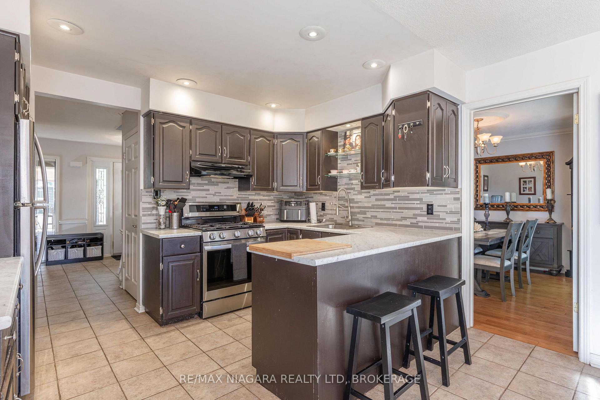 Photo 9 of 7873 Beaverdams Road, Niagara Falls, Ascot — HOMEH
