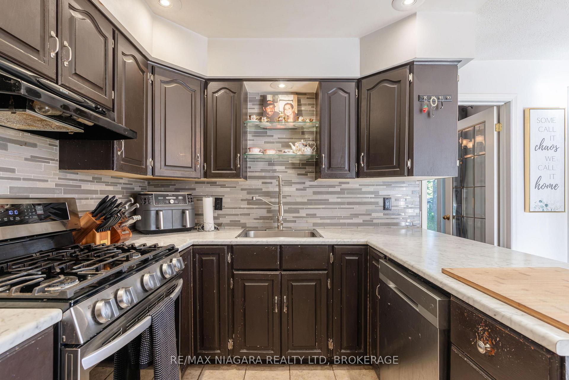 Photo 10 of 7873 Beaverdams Road, Niagara Falls, Ascot — HOMEH