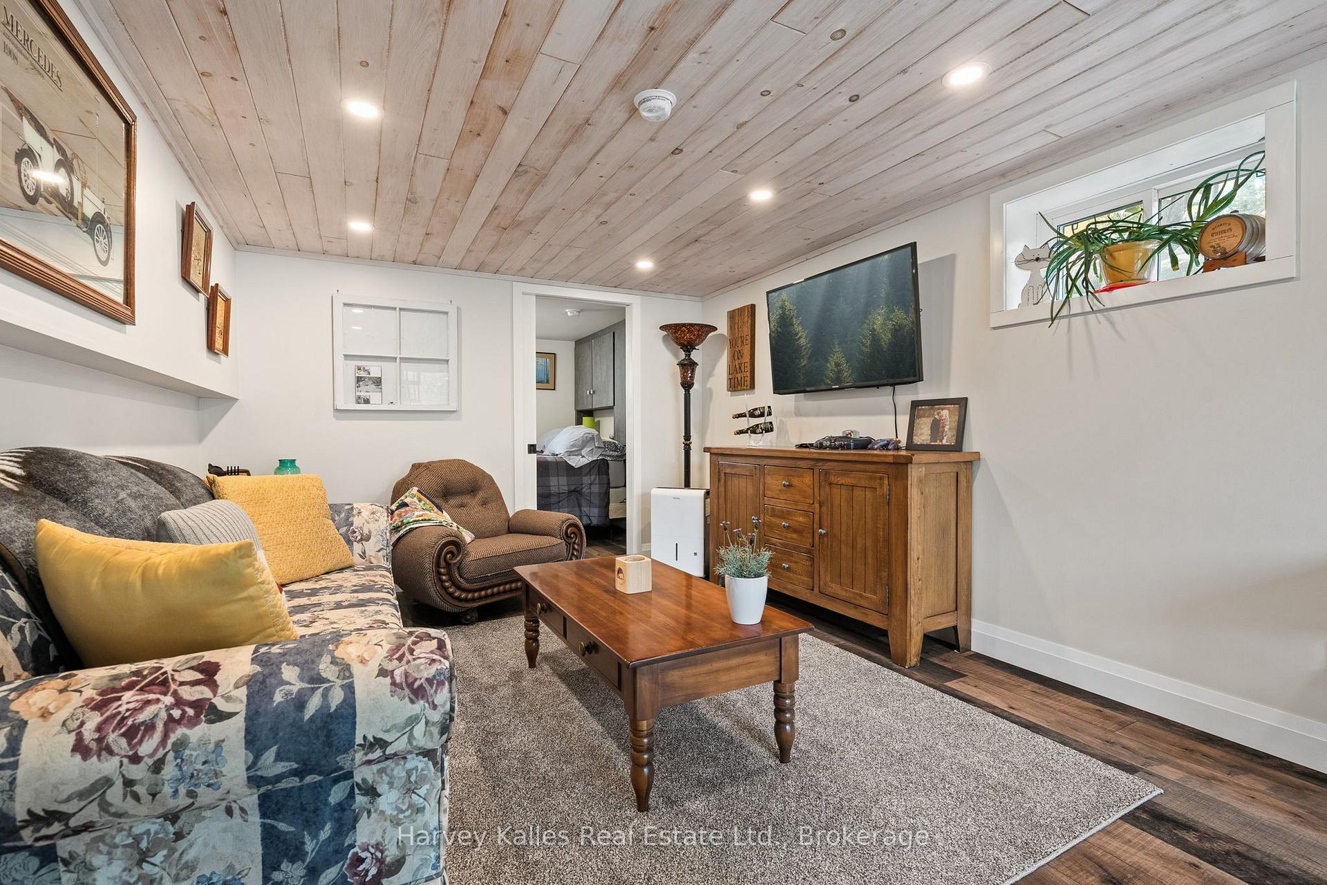 Photo 22 of 102 Lynx Drive, Kearney — HOMEH