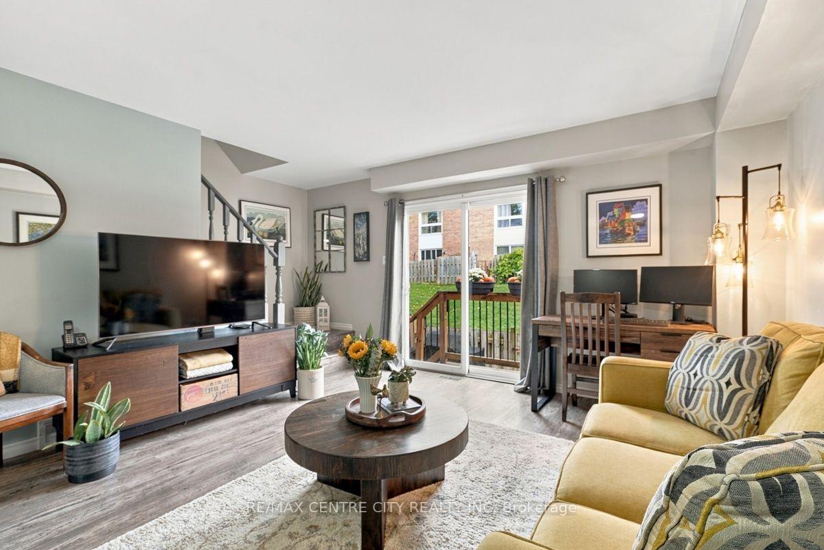 Photo 9 of Unit 46, 110 Deveron Crescent, London, South T — HOMEH