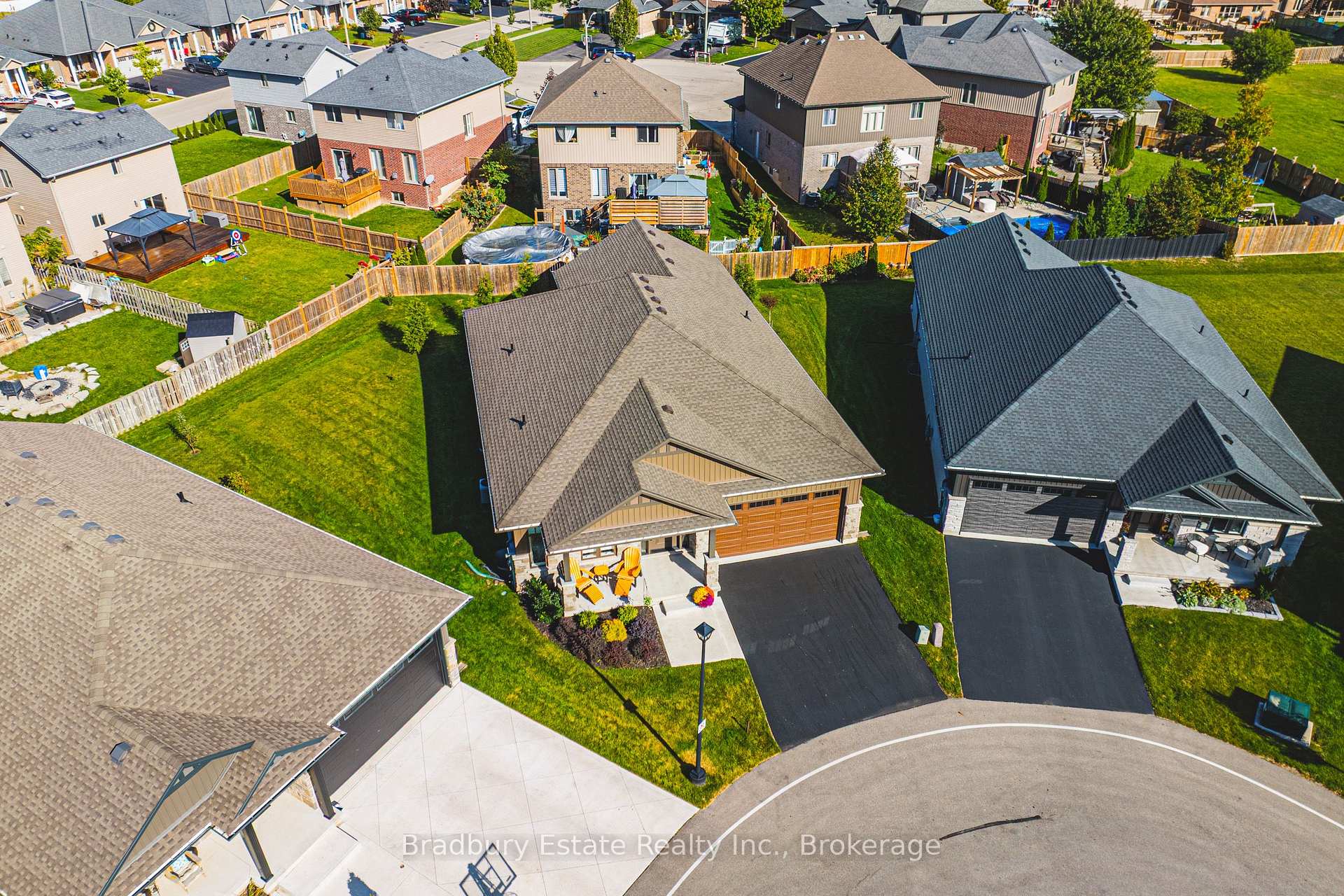 Photo 3 of Unit 23, 24 Craddock Boulevard, Haldimand — HOMEH