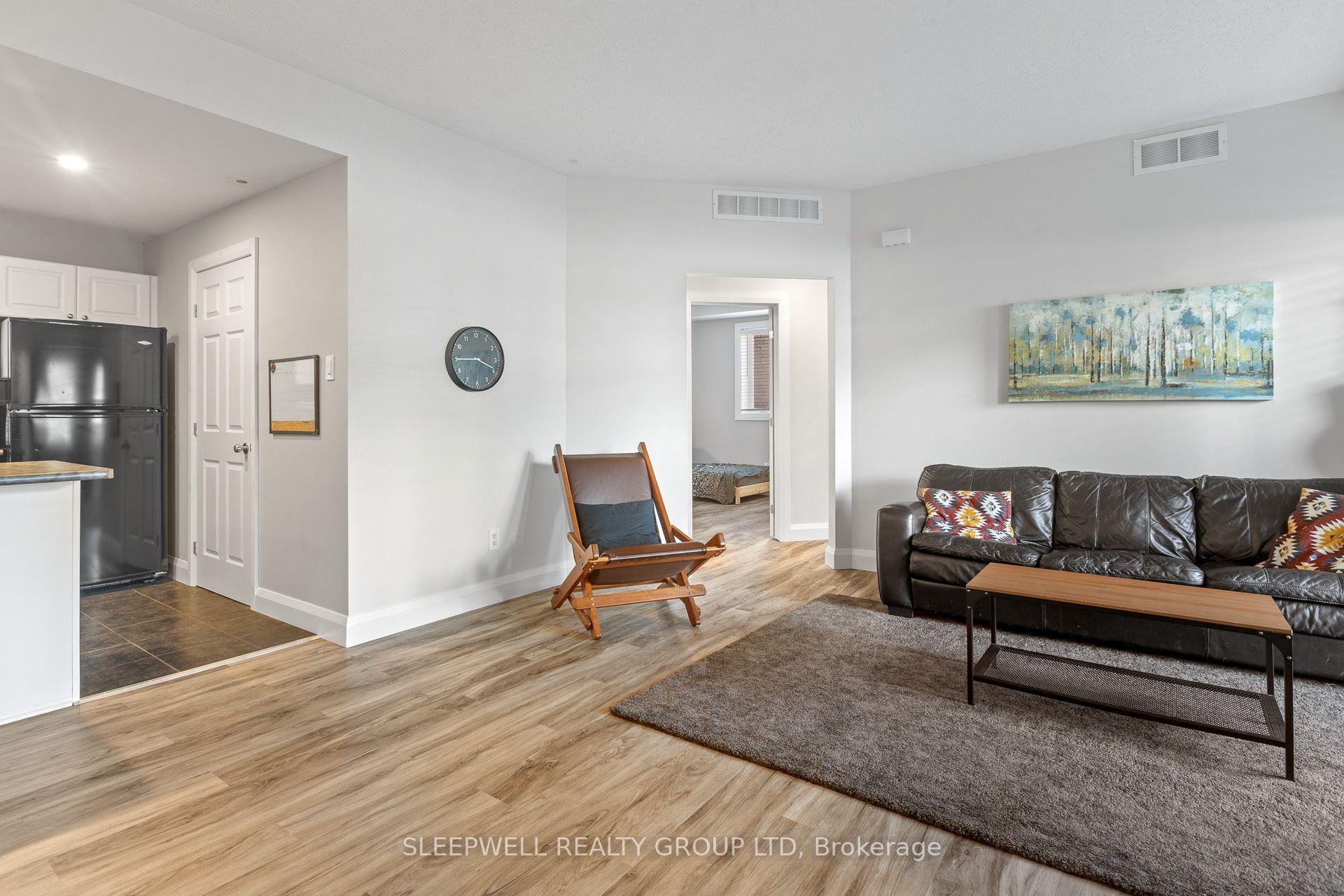 Photo 3 of Unit A, 163 Crestway Drive, Ottawa, Barrhaven East — HOMEH