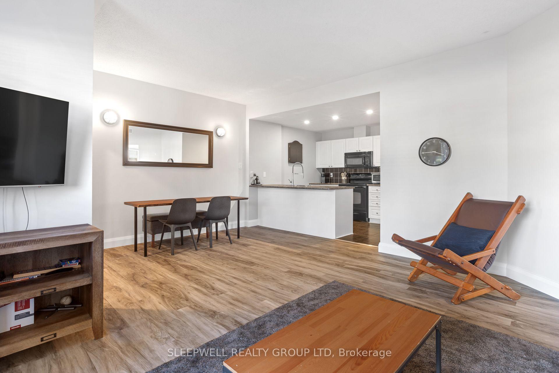 Photo 7 of Unit A, 163 Crestway Drive, Ottawa, Barrhaven East — HOMEH