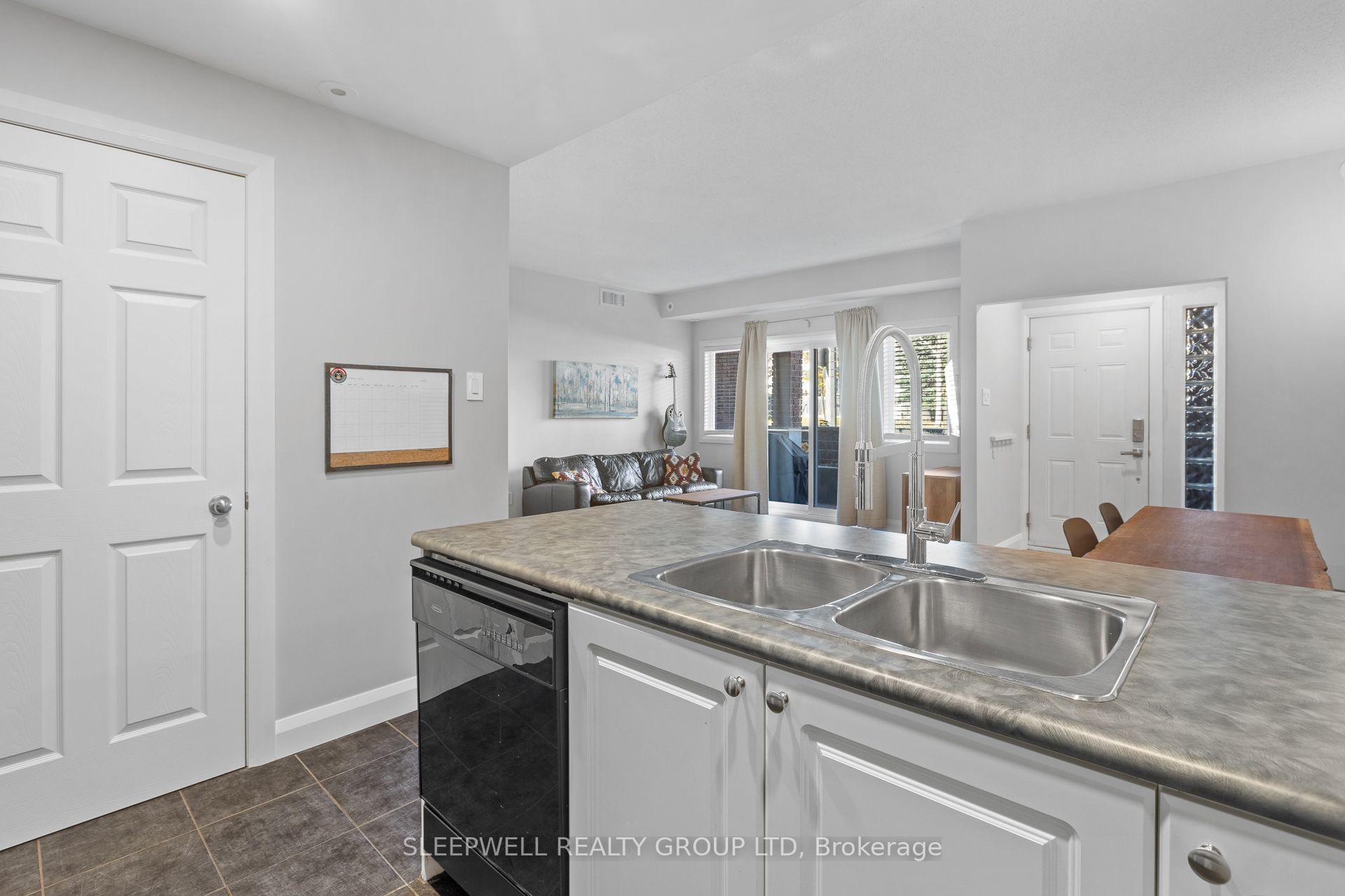 Photo 10 of Unit A, 163 Crestway Drive, Ottawa, Barrhaven East — HOMEH
