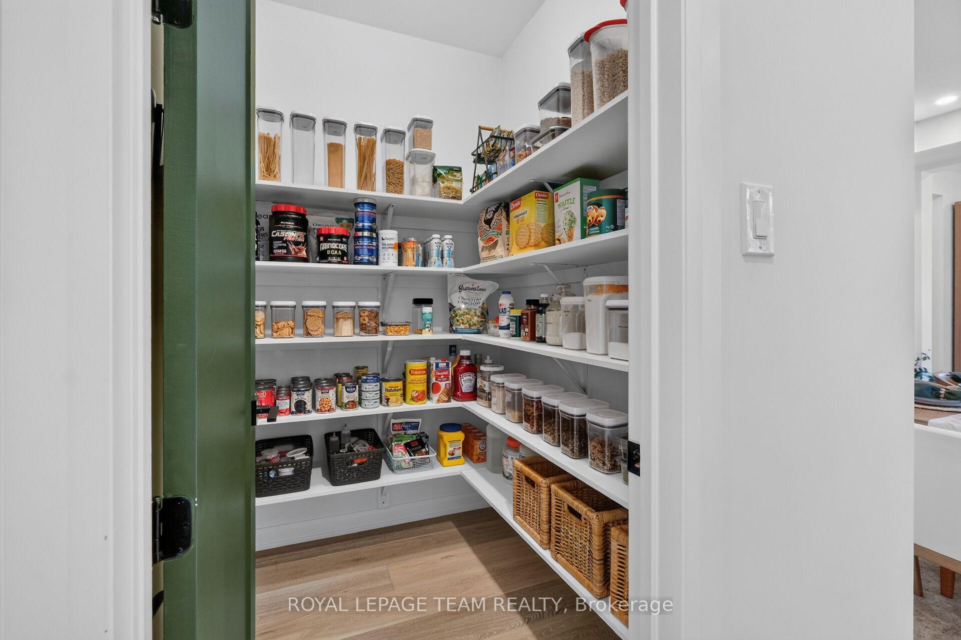 Photo 19 of 719 Coast Circle, Ottawa, Mahogany Community — HOMEH