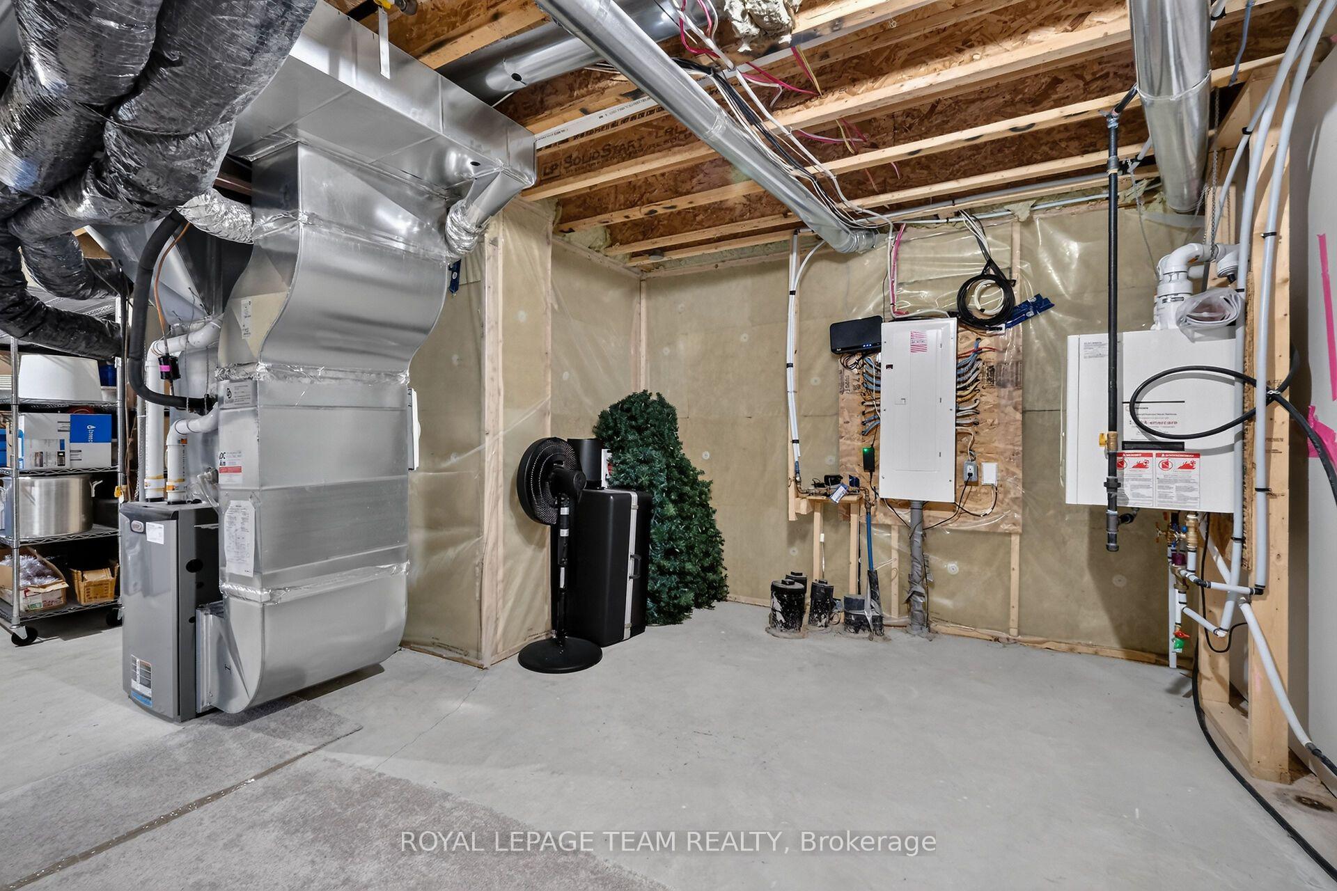 Photo 38 of 719 Coast Circle, Ottawa, Mahogany Community — HOMEH