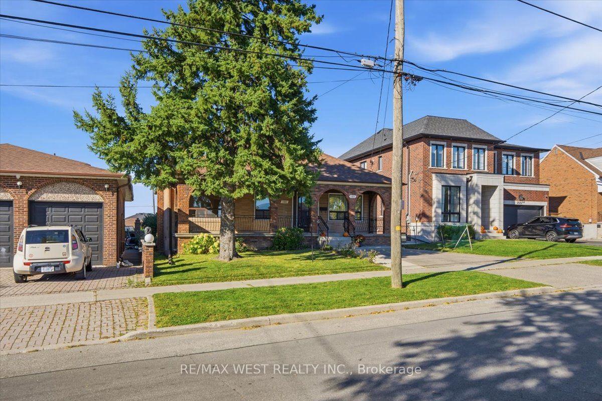 Photo 2 of 198 Rustic Road, North York, Rustic — HOMEH