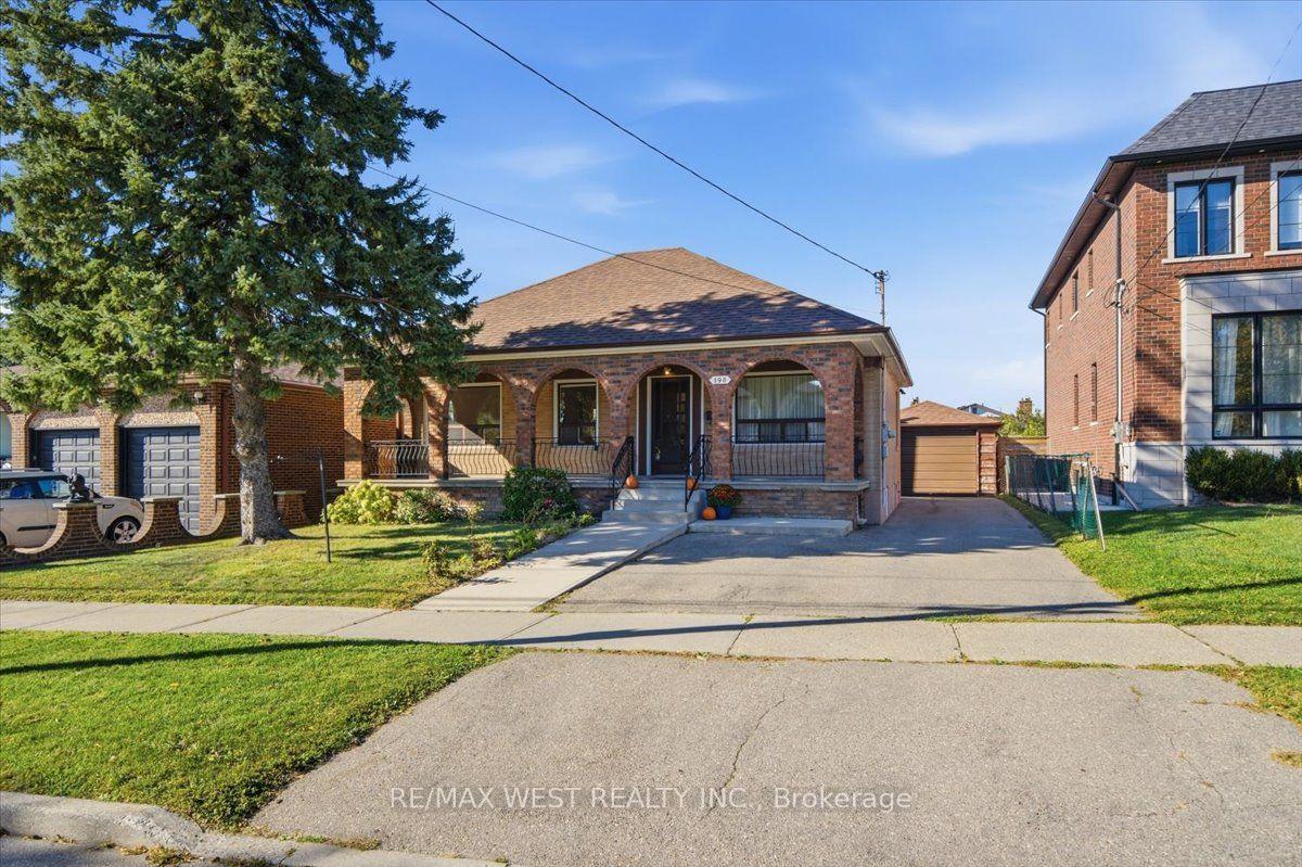 Photo 4 of 198 Rustic Road, North York, Rustic — HOMEH