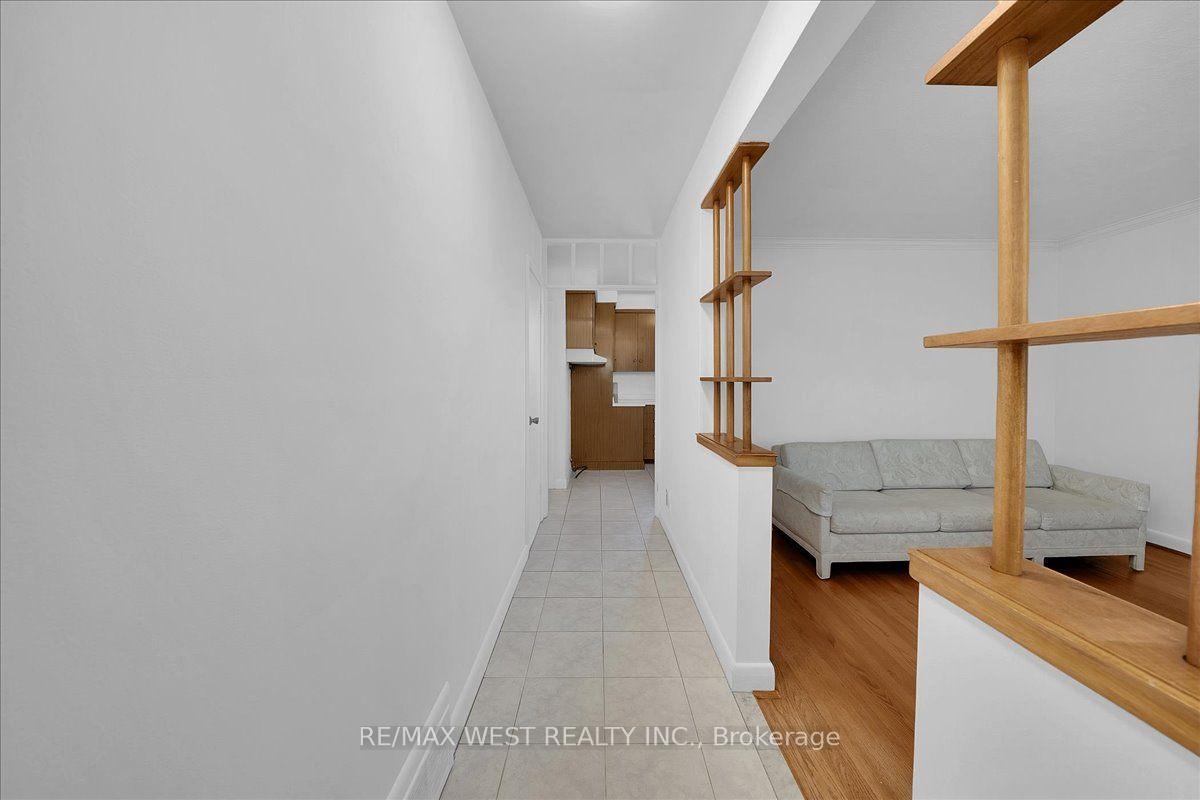 Photo 8 of 198 Rustic Road, North York, Rustic — HOMEH