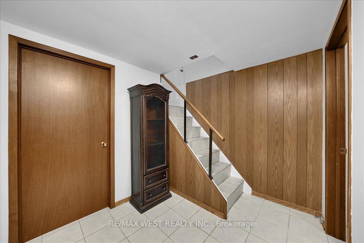 Photo 22 of 198 Rustic Road, North York, Rustic — HOMEH