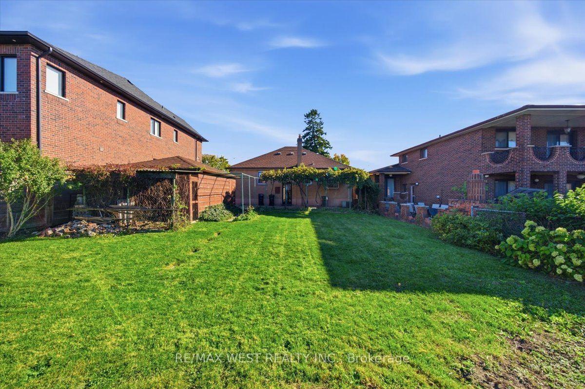 Photo 36 of 198 Rustic Road, North York, Rustic — HOMEH