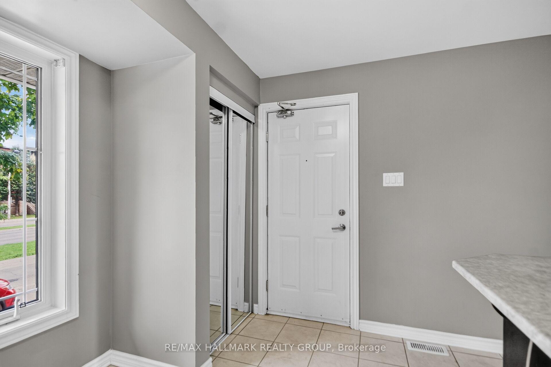 Photo 3 of 580A Chapman Mills Drive, Ottawa, Barrhaven - Strandherd — HOMEH