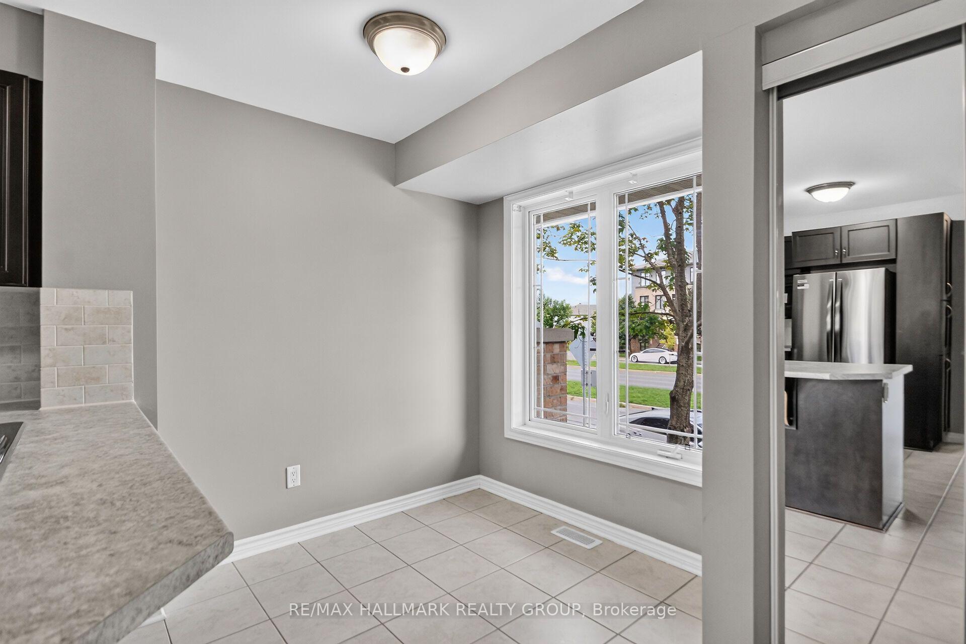 Photo 9 of 580A Chapman Mills Drive, Ottawa, Barrhaven - Strandherd — HOMEH