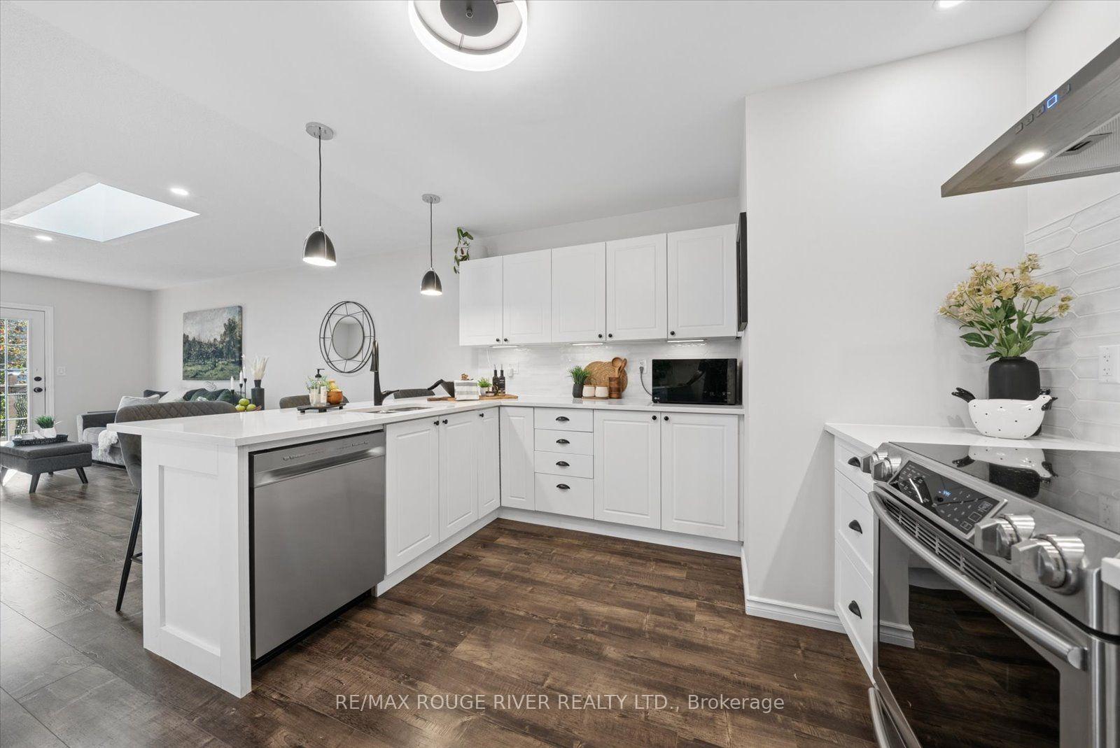 Photo 5 of 10 Talbot Drive, Port Hope — HOMEH