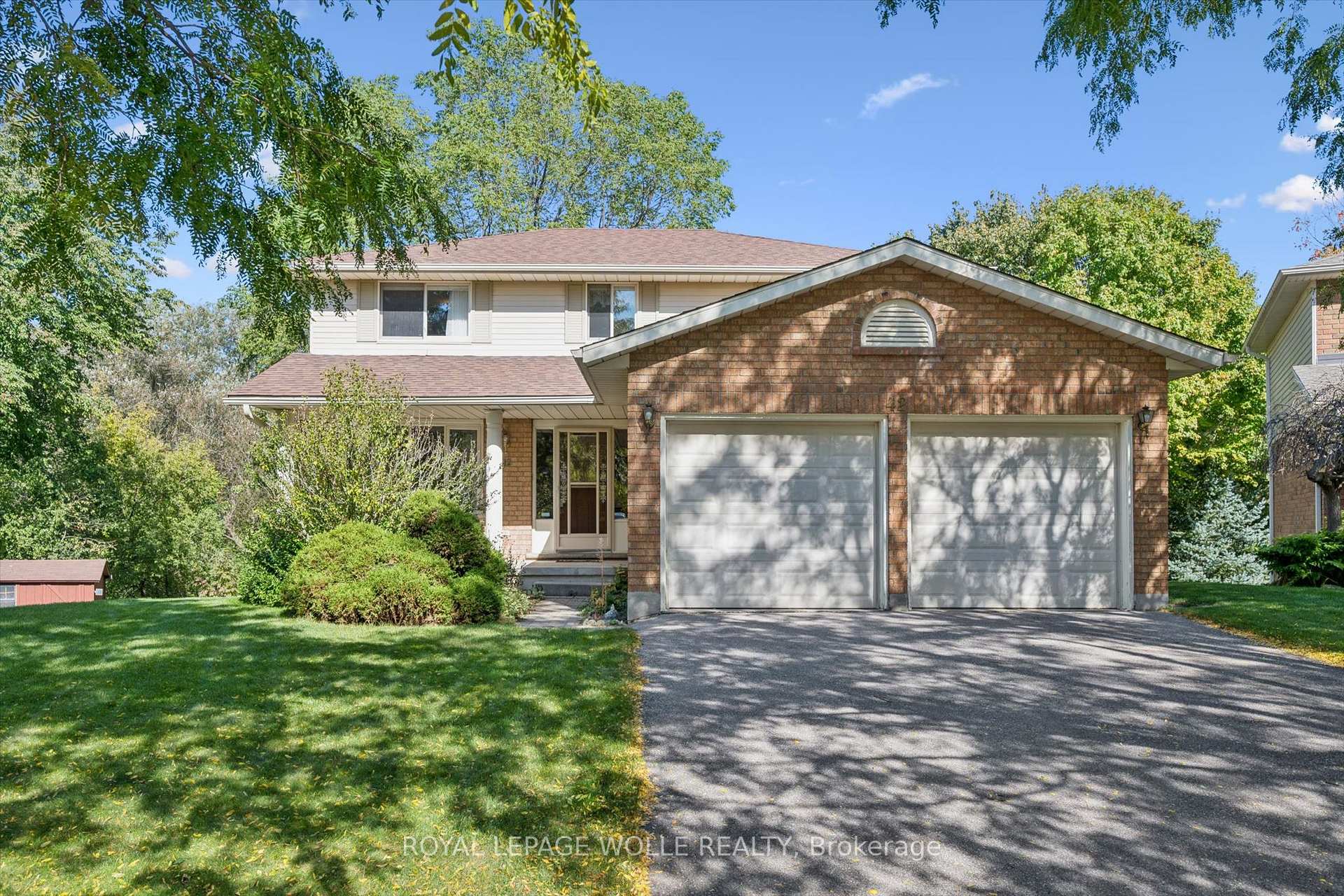 Photo 2 of 42 Mitton Place, Kitchener, Brigadoon — HOMEH