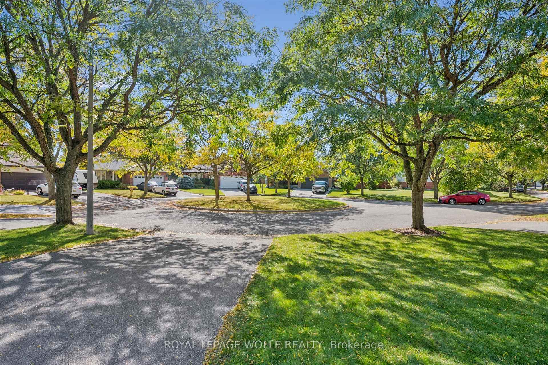 Photo 4 of 42 Mitton Place, Kitchener, Brigadoon — HOMEH