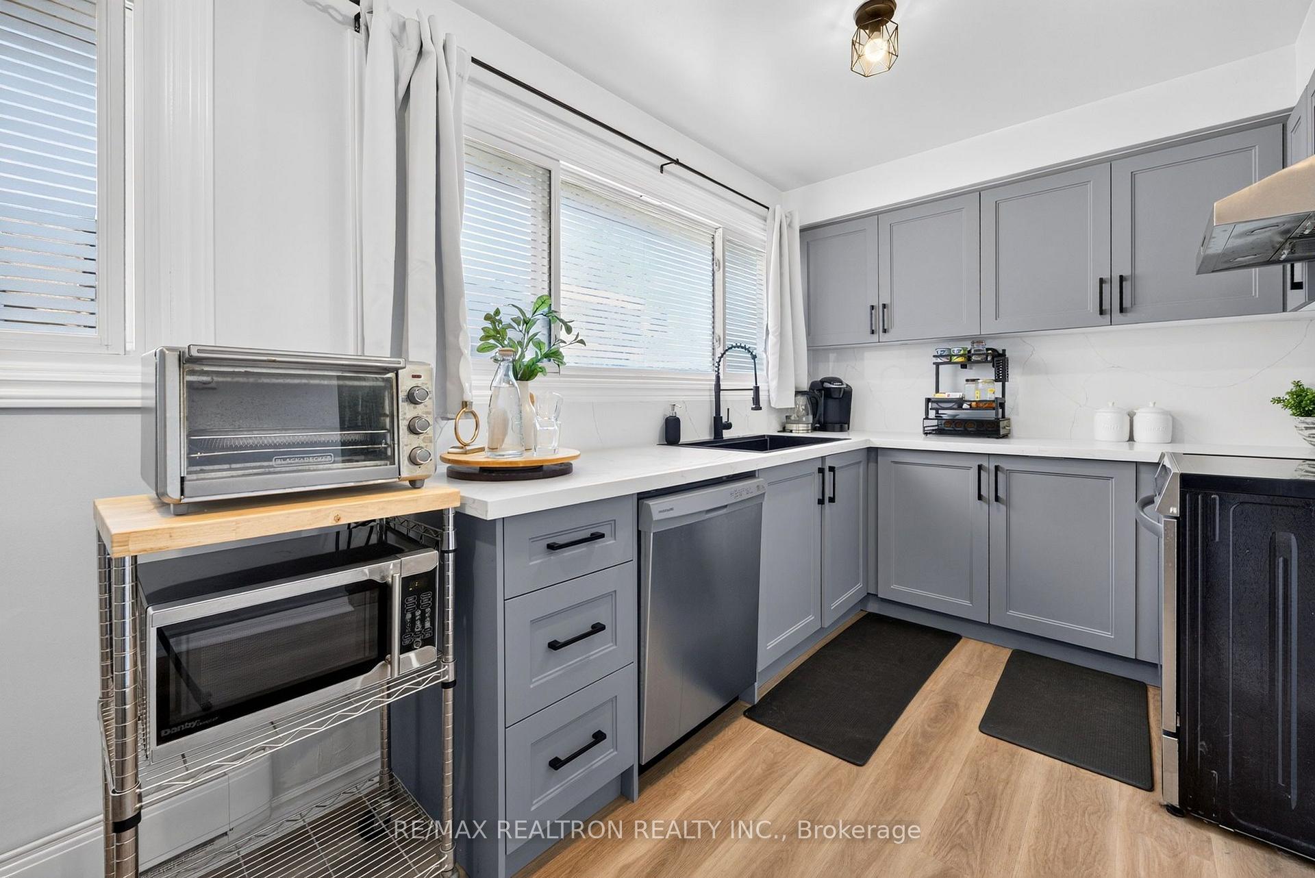 Photo 11 of Unit 5, 1185 Birchmount Road, Scarborough, Dorset Park — HOMEH