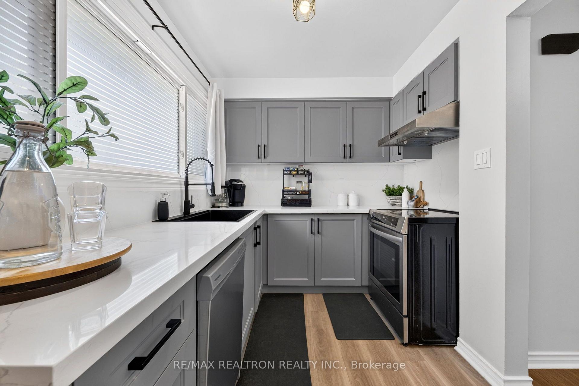 Photo 12 of Unit 5, 1185 Birchmount Road, Scarborough, Dorset Park — HOMEH