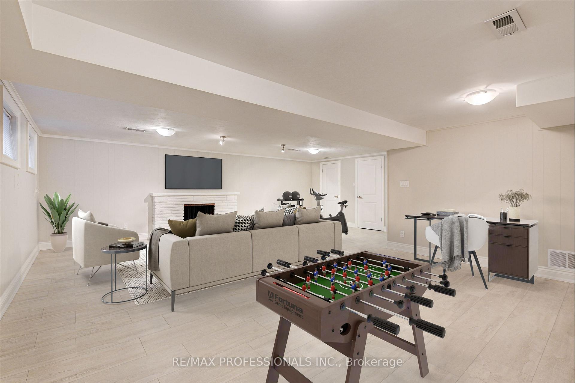 Photo 19 of 64 Ravensbourne Crescent, Etobicoke, Princess-Rosethorn — HOMEH