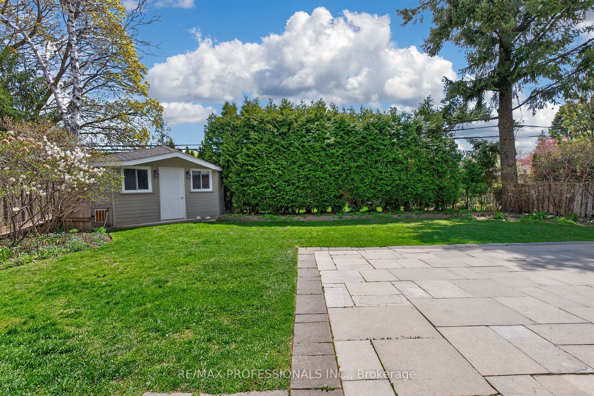 Photo 23 of 64 Ravensbourne Crescent, Etobicoke, Princess-Rosethorn — HOMEH