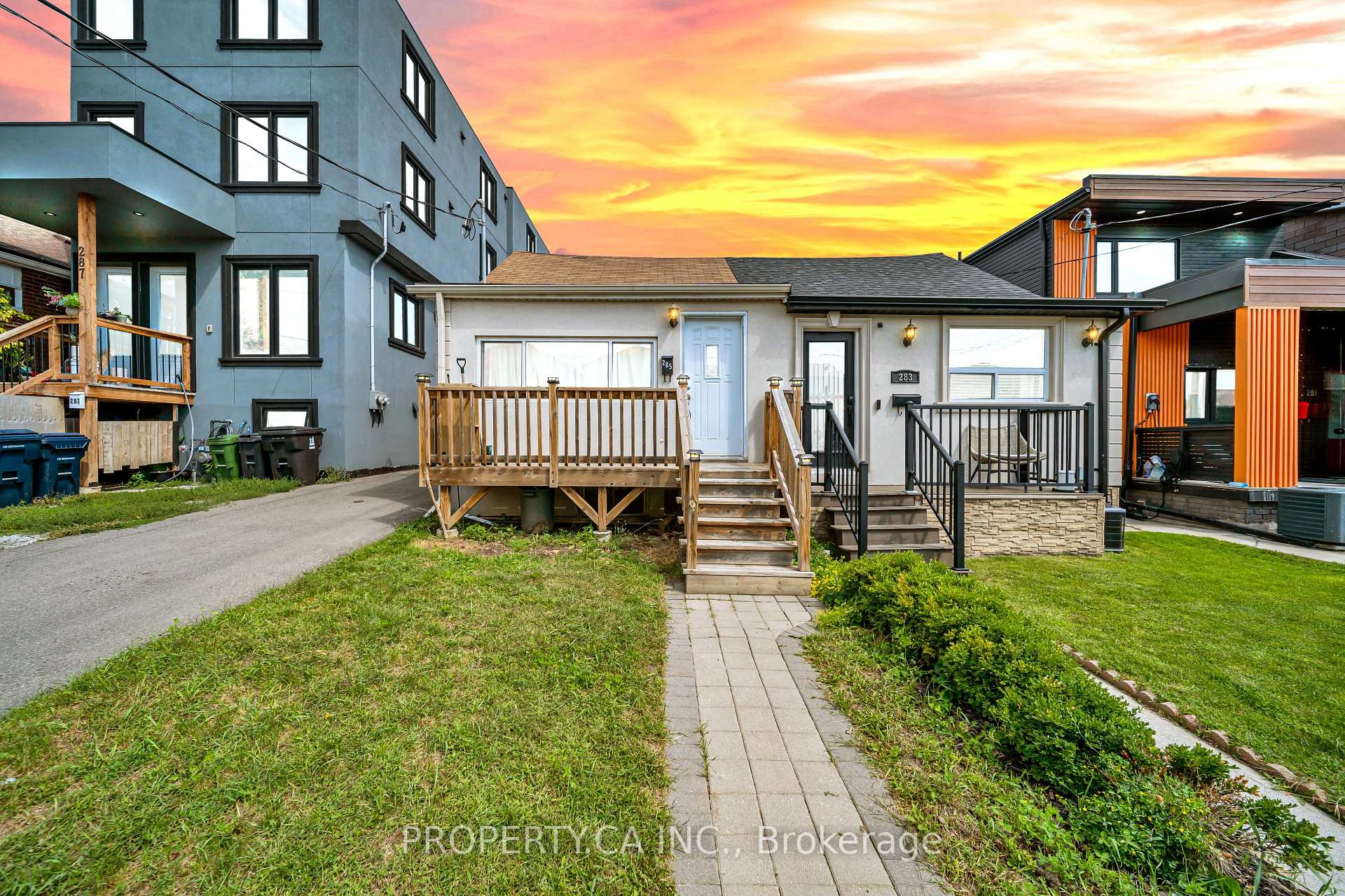 Photo of 285 Robina Avenue