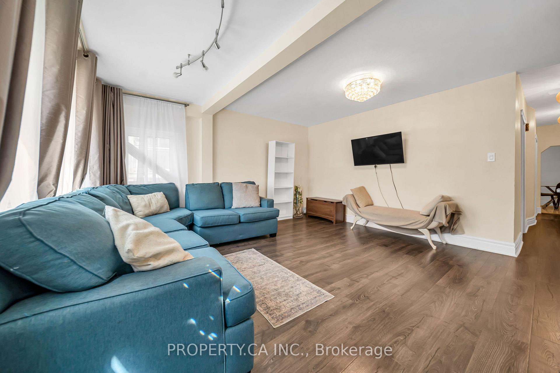 Photo 6 of 285 Robina Avenue, Toronto, Oakwood Village — HOMEH