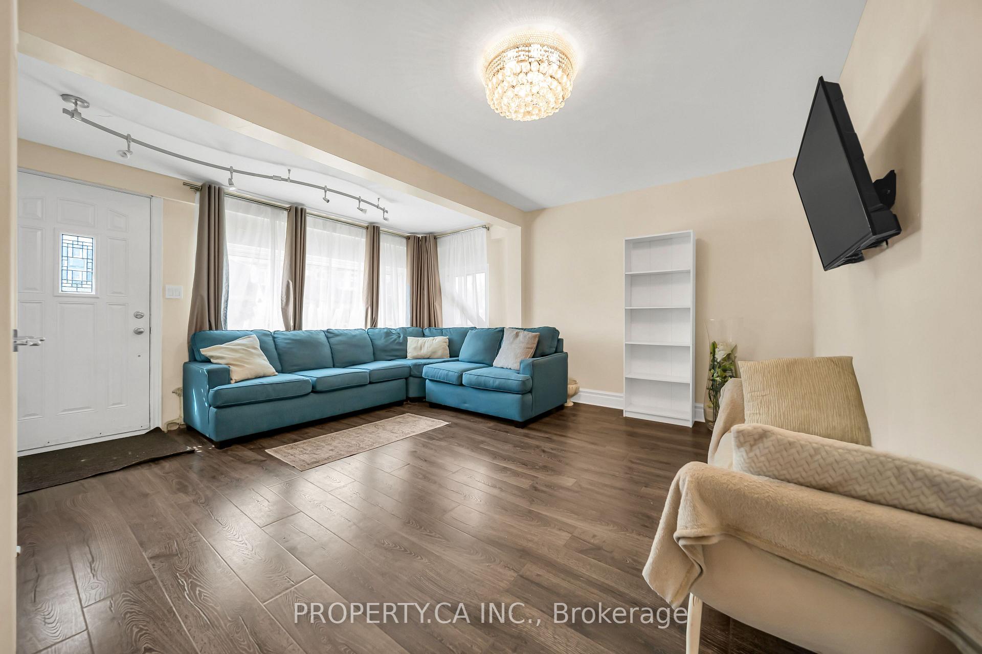 Photo 7 of 285 Robina Avenue, Toronto, Oakwood Village — HOMEH