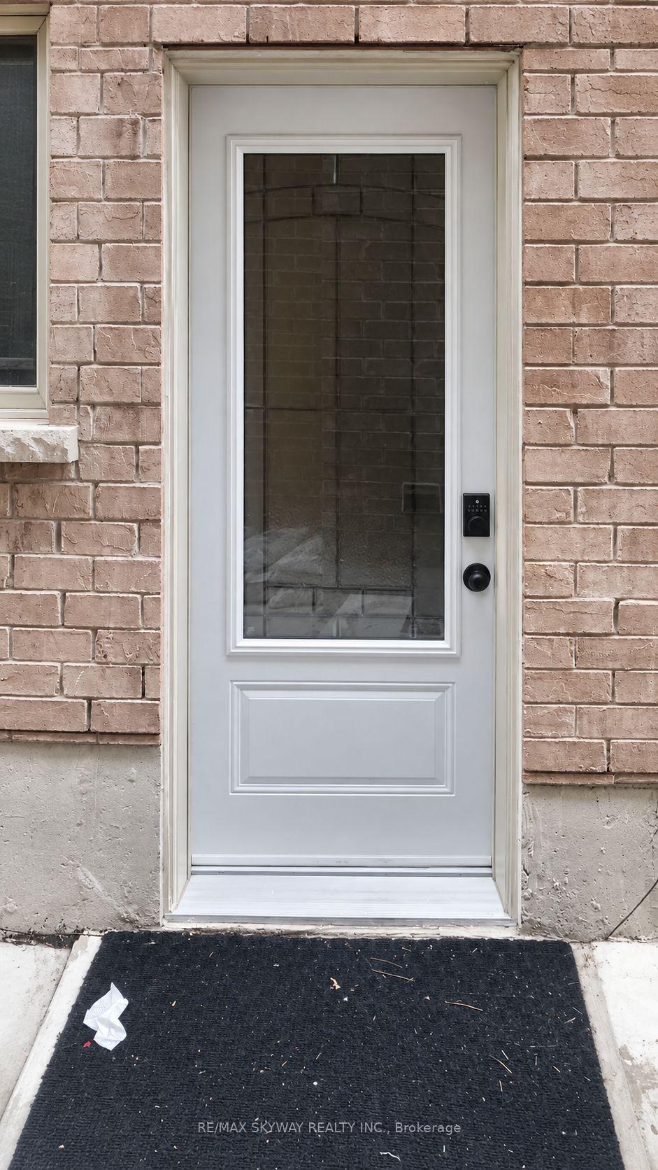 Photo 5 of Unit Basement, 61 Kentwood Crescent, Markham, Box Grove — HOMEH
